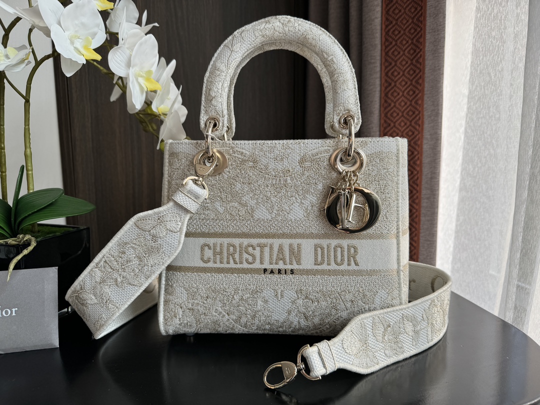 [TOP] Christian Dior Exquisite Butterfly Embroidery Lady Bags - 24x20x11cm