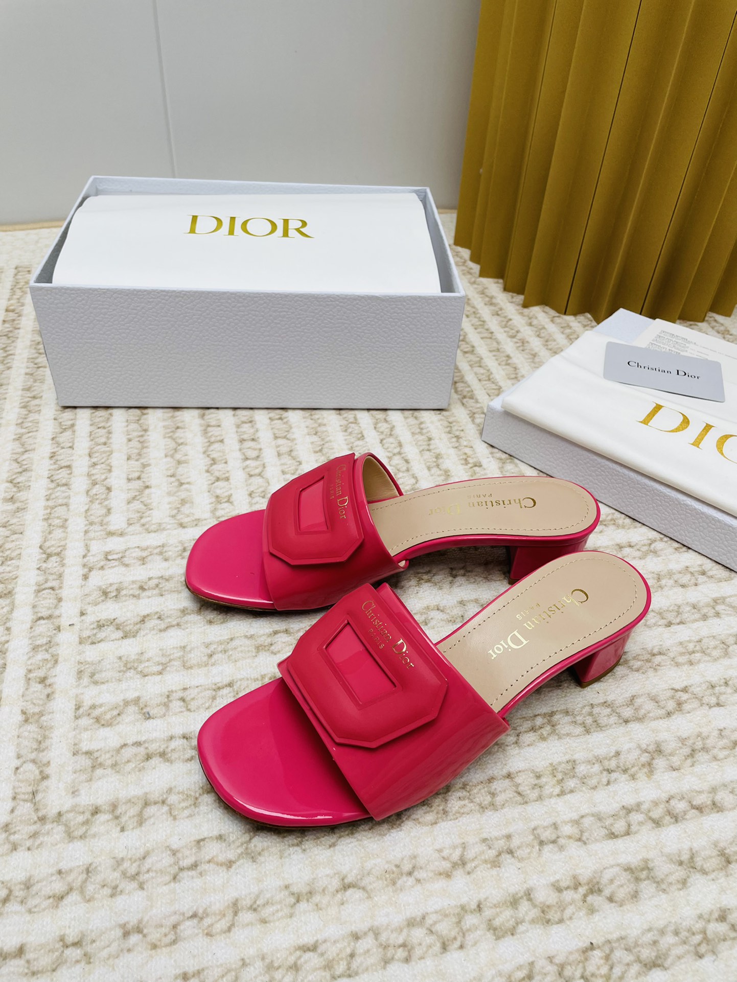 [TOP] Christian Dior Jelly Colored Slippers - 3 Colors