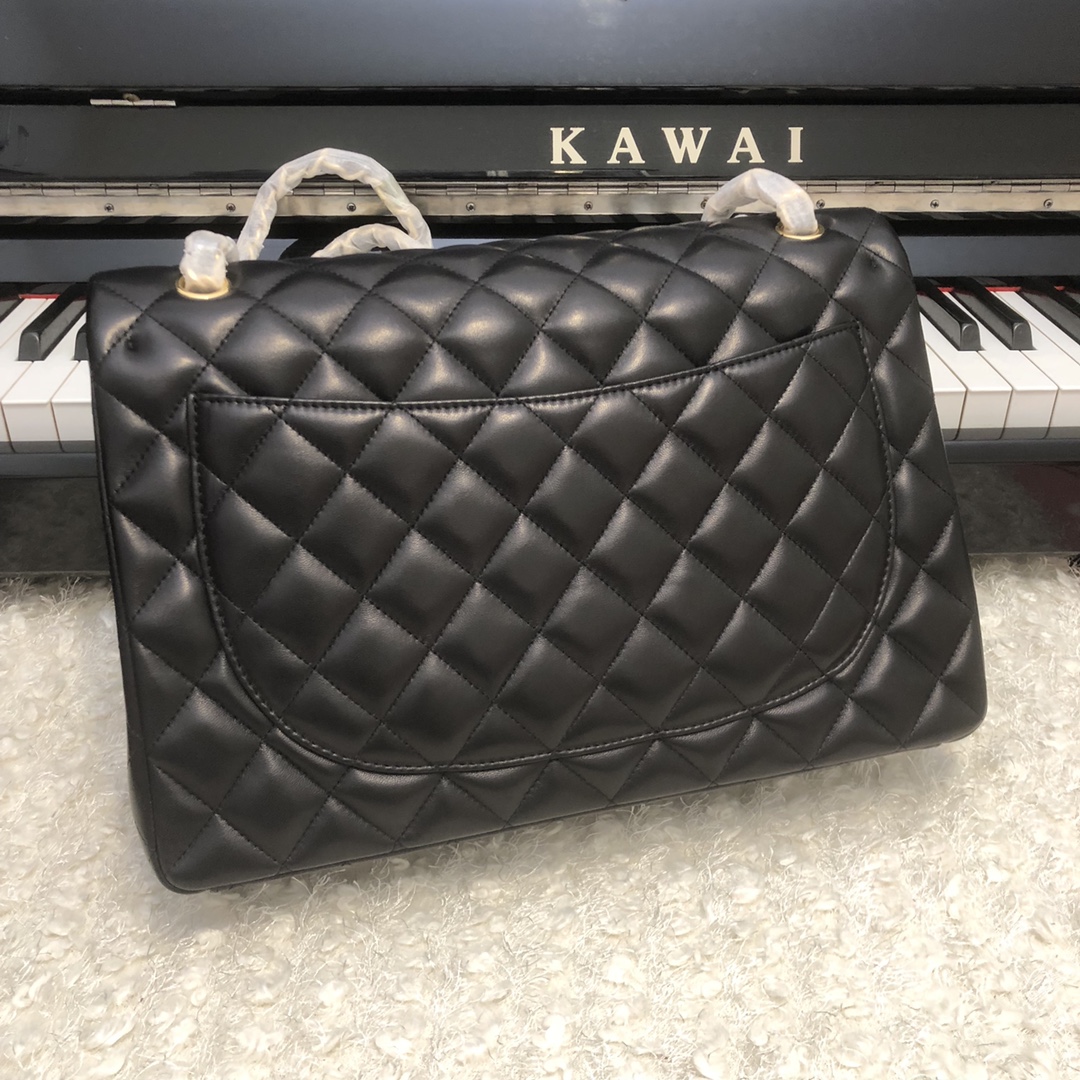 [TOP] CHANEL Classic Flap Bag Lambskin Max 33X20X10cm – Black & GHW