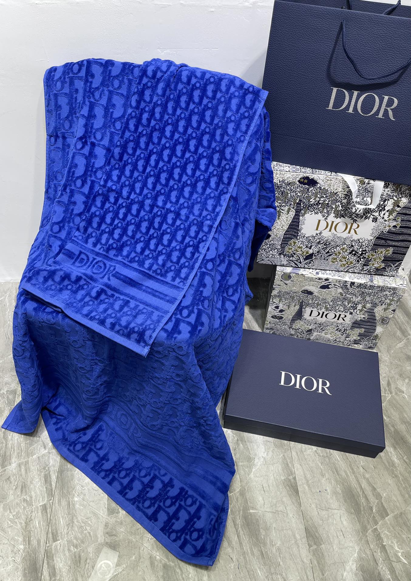 [TOP] Christian Dior Cut Velvet Bath Towel 2 Piece Set - 2 Color
