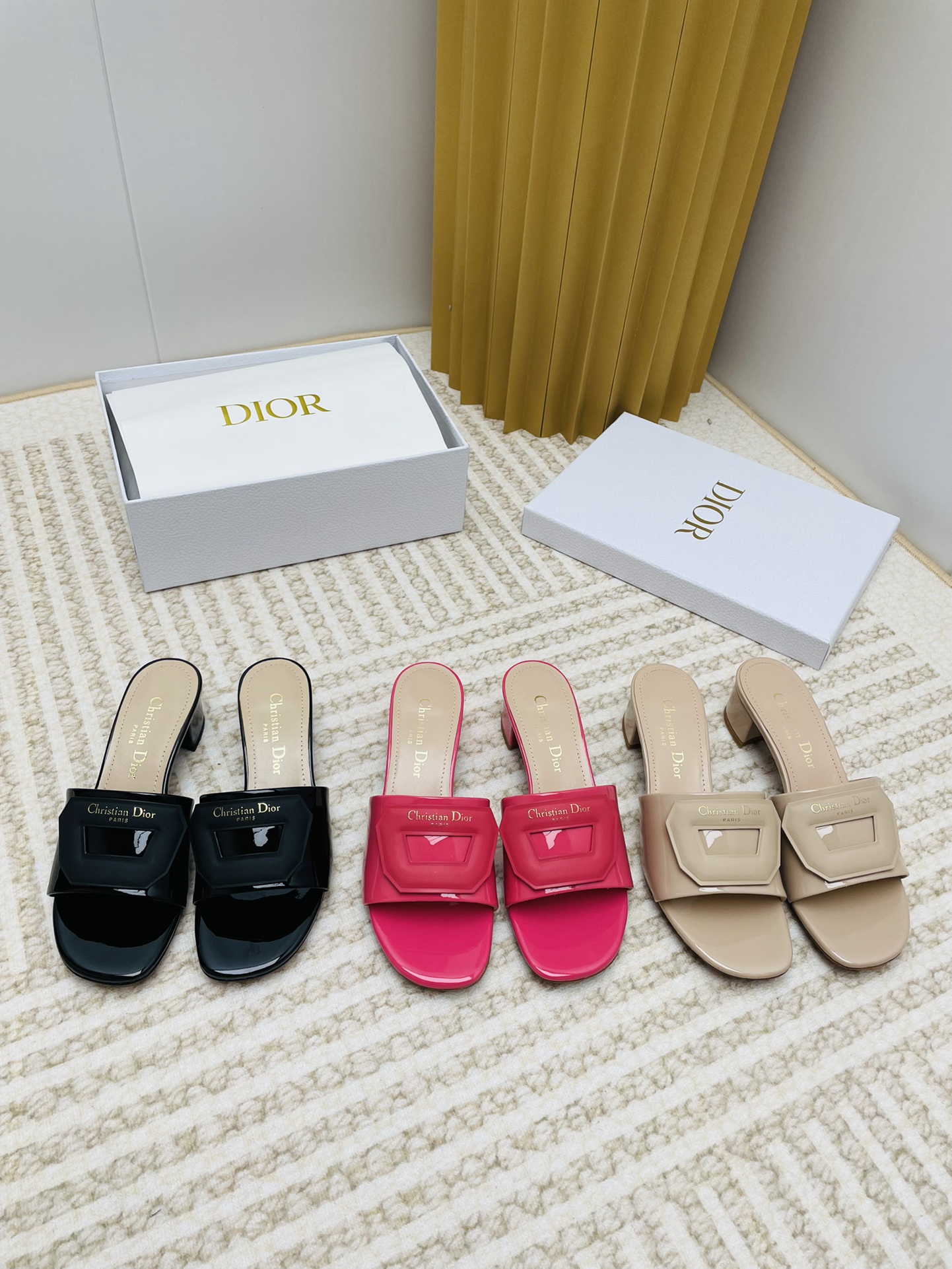 [TOP] Christian Dior Jelly Colored Slippers - 3 Colors
