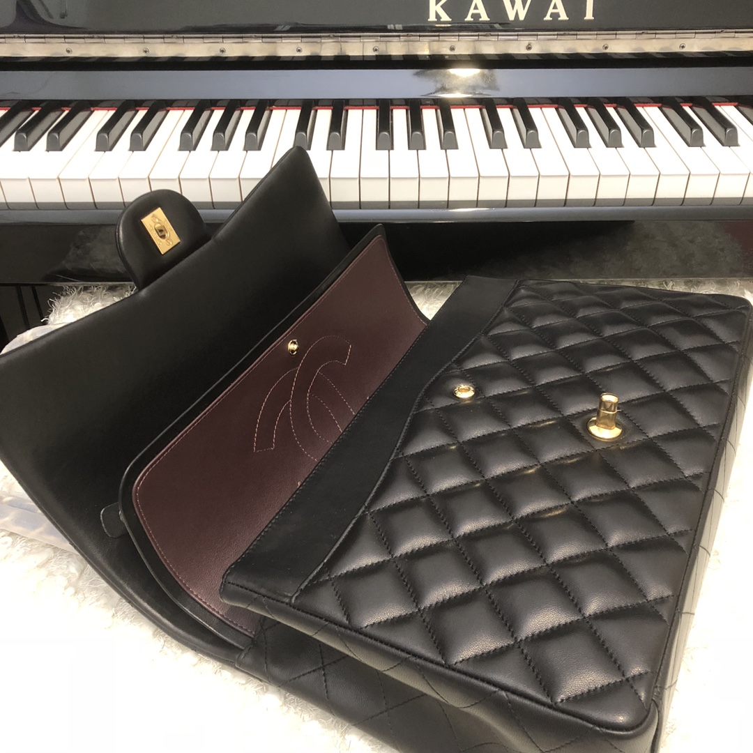 [TOP] CHANEL Classic Flap Bag Lambskin Max 33X20X10cm – Black & GHW
