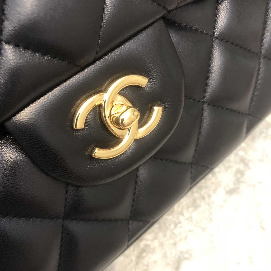 [TOP] CHANEL Classic Flap Bag Lambskin Max 33X20X10cm – Black & GHW
