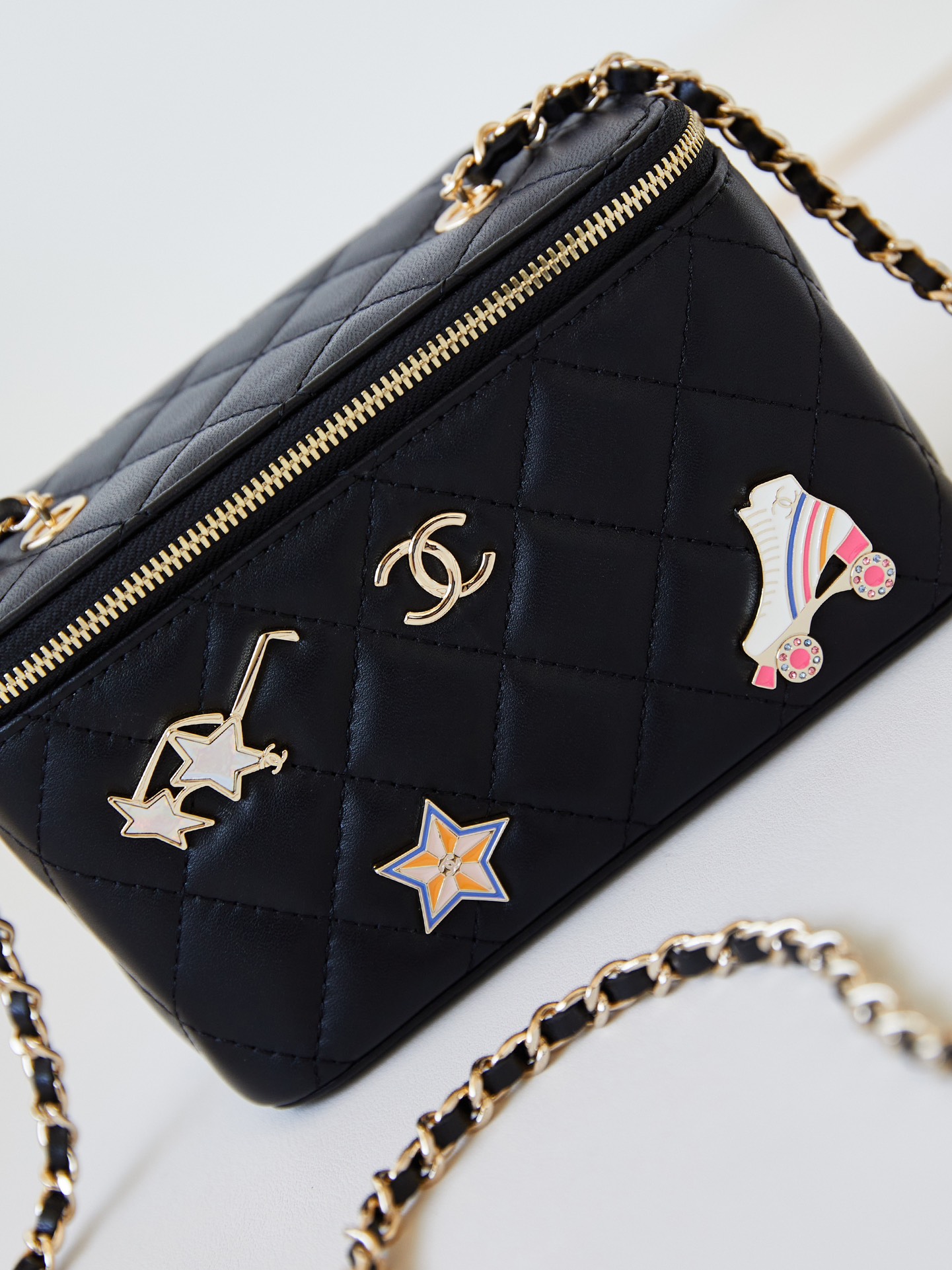 [TOP] CHANEL Small Badge Element 24c Box Bags 9.5×17×8cm - Black/Pink/White