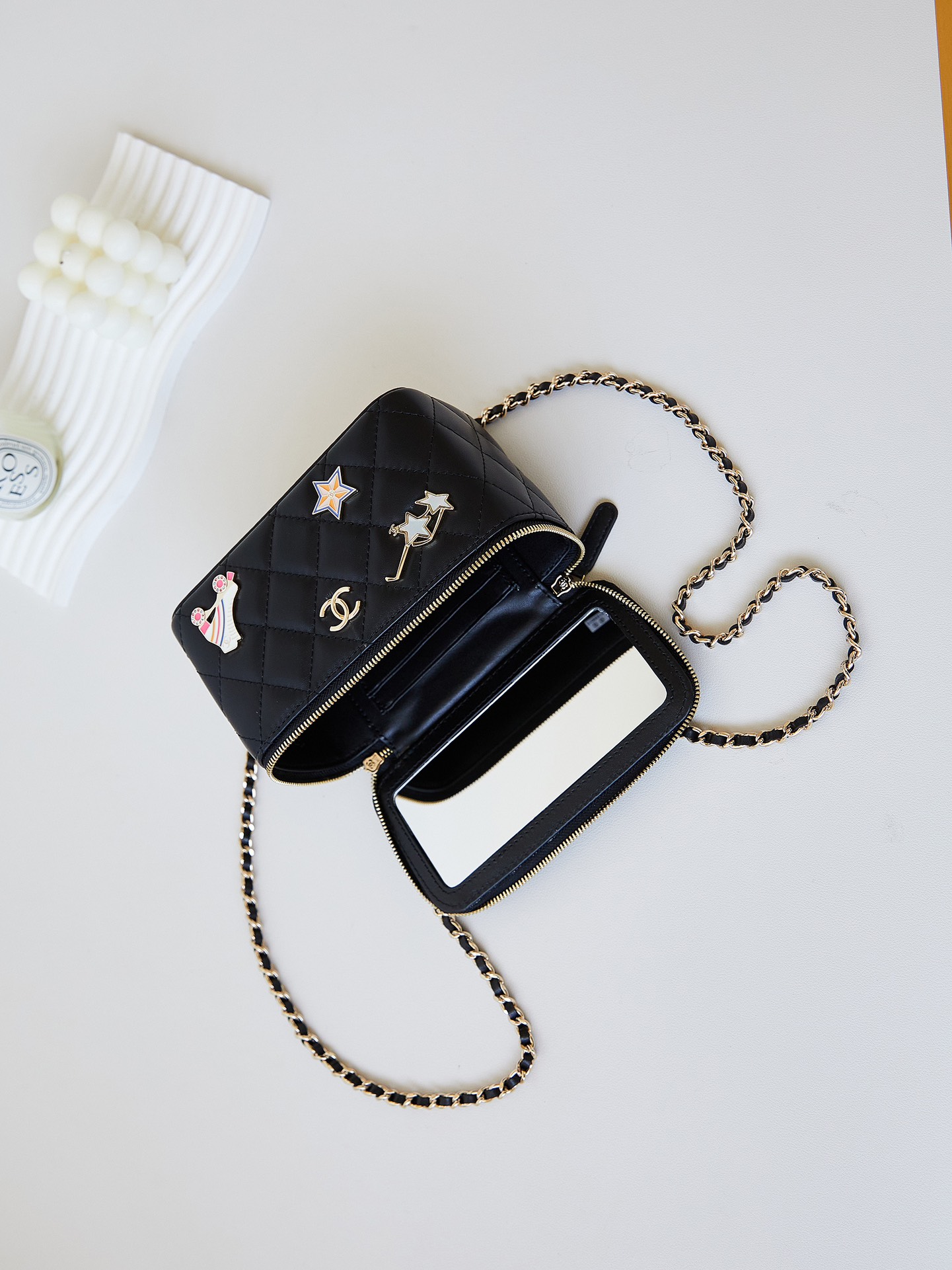 [TOP] CHANEL Small Badge Element 24c Box Bags 9.5×17×8cm - Black/Pink/White