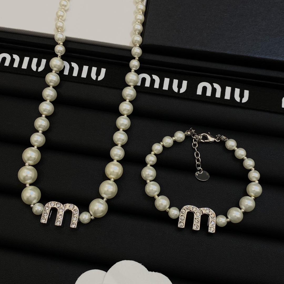 [TOP] Miu Miu Pearl Necklace/Bracelet - 2 Color