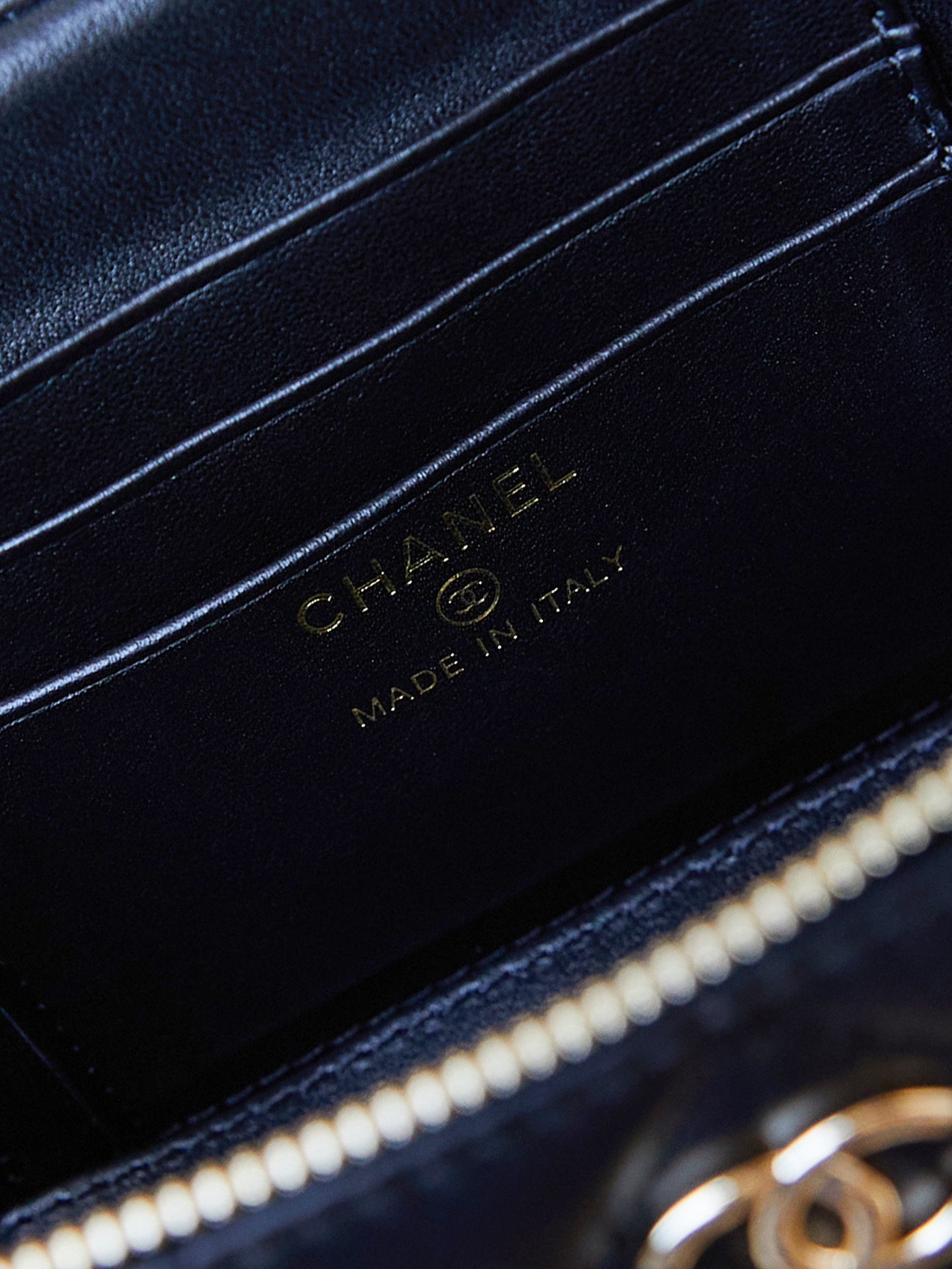 [TOP] CHANEL Small Badge Element 24c Box Bags 9.5×17×8cm - Black/Pink/White