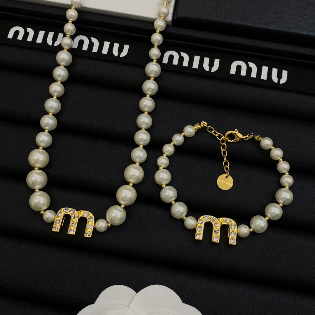[TOP] Miu Miu Pearl Necklace/Bracelet - 2 Color