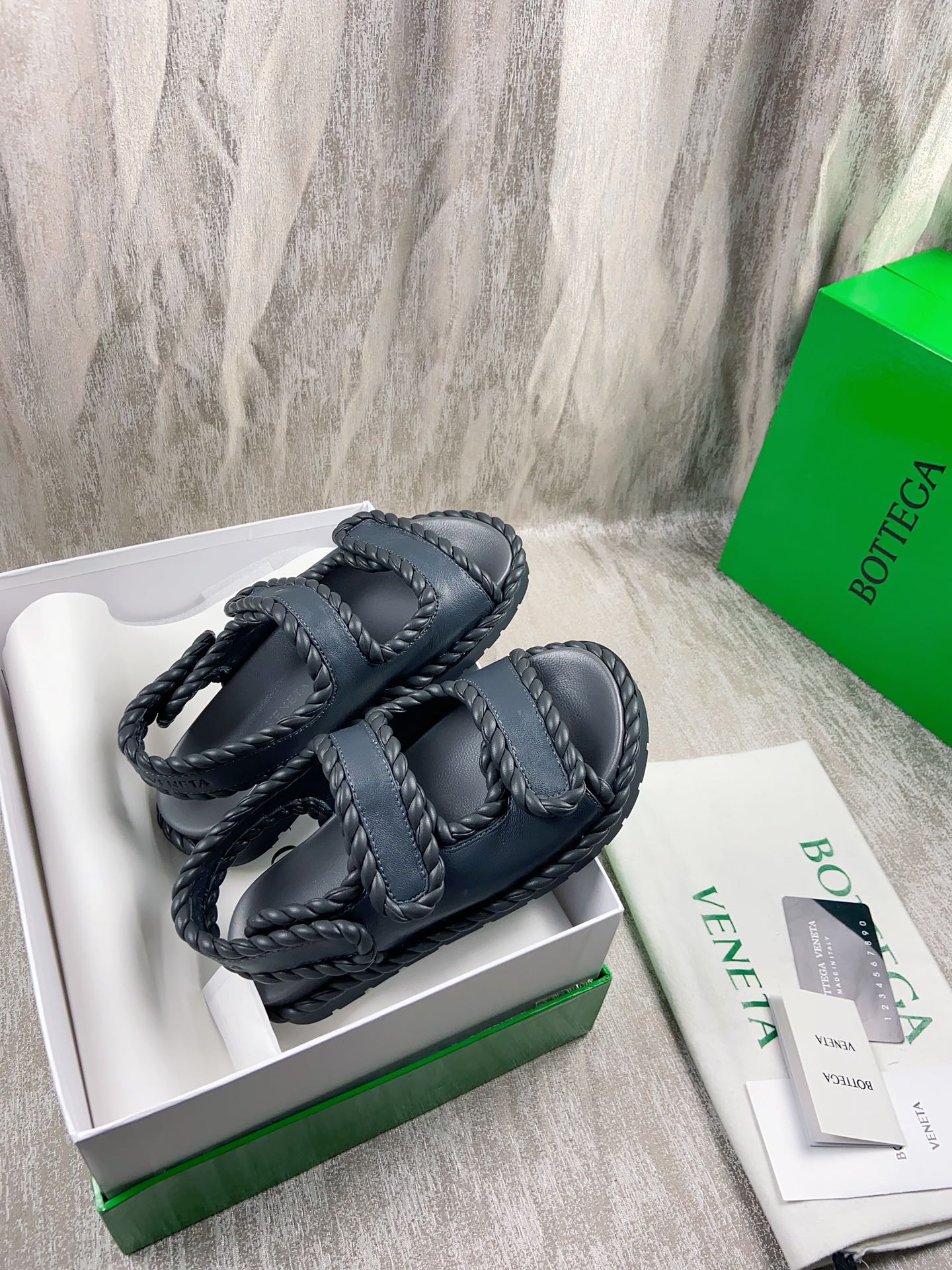 [TOP] Bottega Veneta BV Calfskin Woven Upper Roman Sandals - 2 Colour