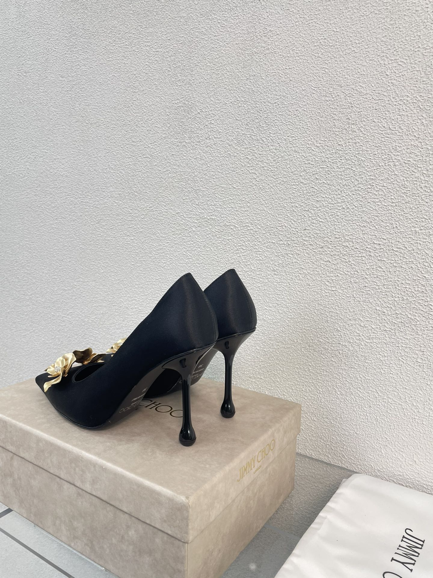 [TOP] Jimmy Choo Gilded Floral High Heels - Black