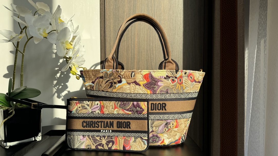 [TOP] Christian Dior Butterfly Embroidered Vegetable Basket Bags - 27*20*8CM