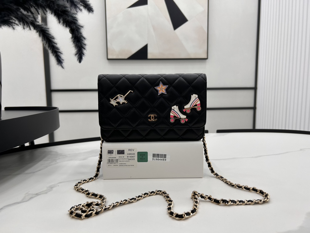 [TOP] CHANEL 24c Lambskin Leather Badge Woc Crossbody Bag 19cm - Black&GHW