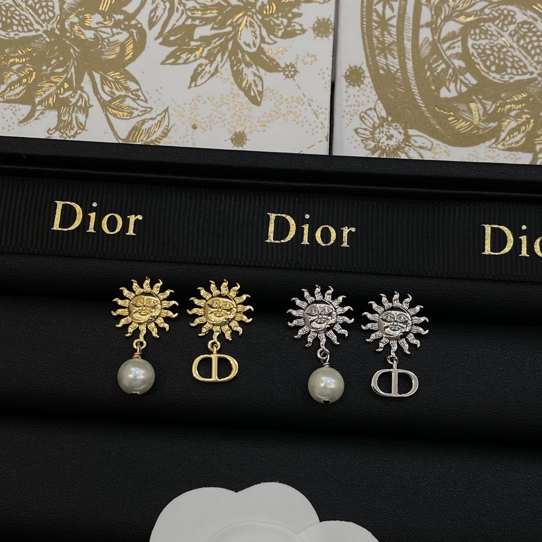 [TOP] Christian Dior Earrings - 2 Color
