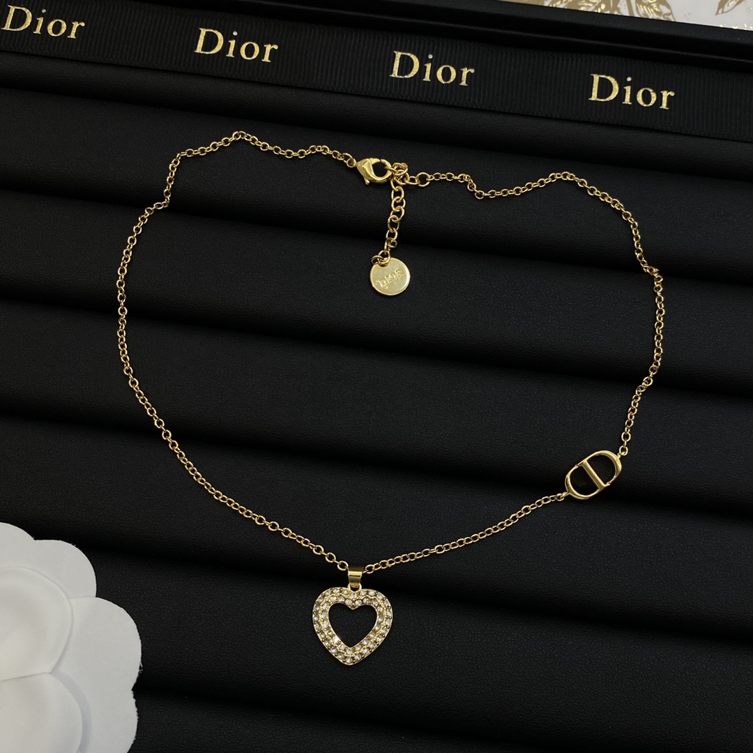 [TOP] Christian Dior Hollow Heart with Diamonds Necklace - Gold