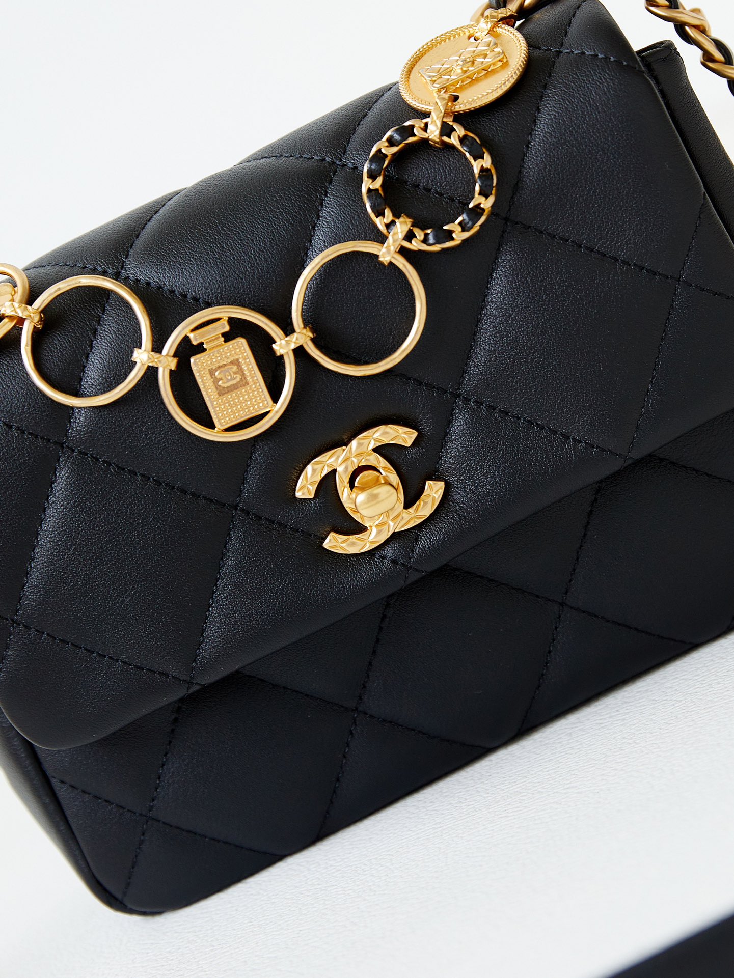 [TOP] CHANEL 23B Gold Coin Cap Bag 13×17×6cm - Black&GHW