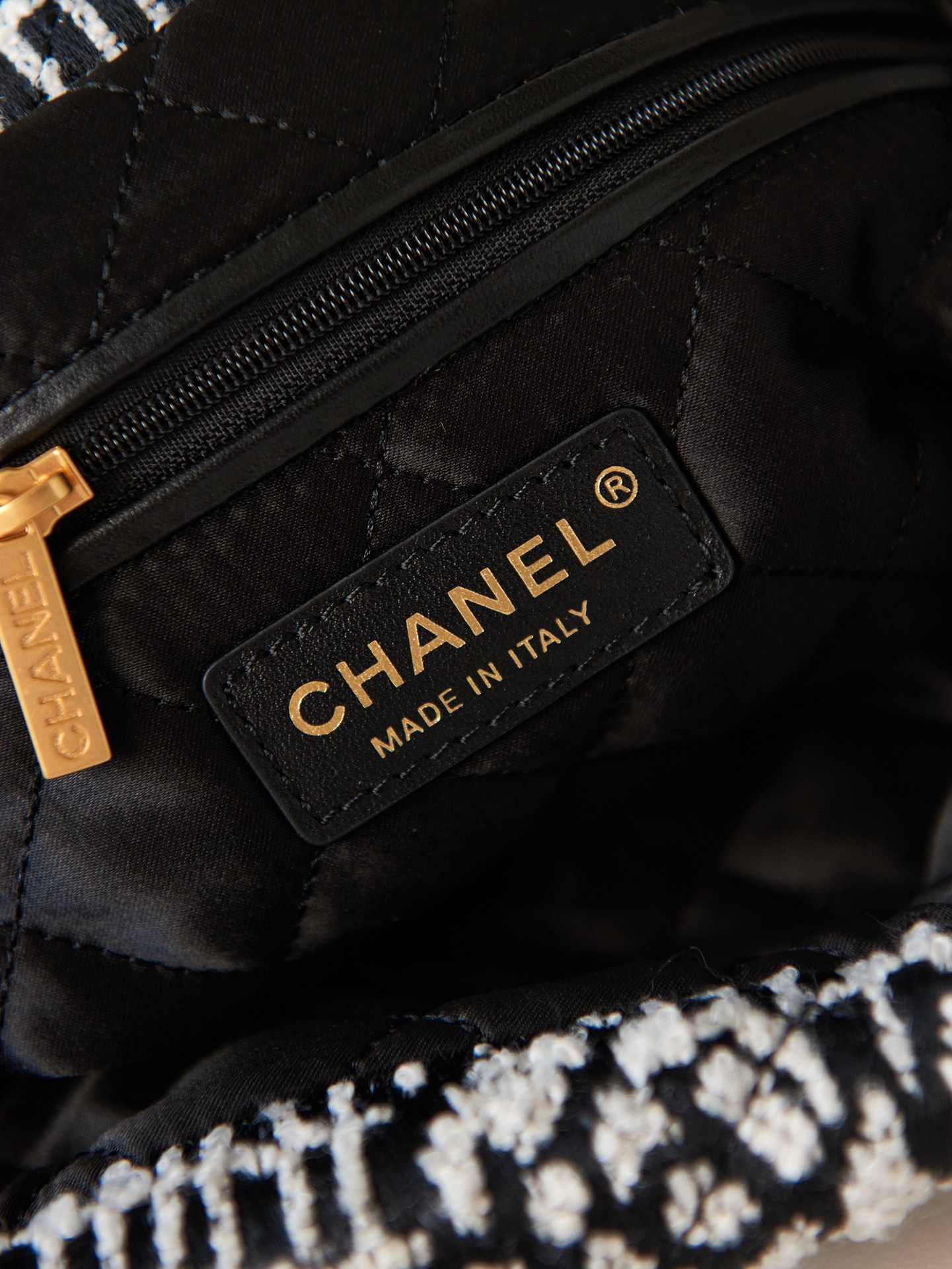 [TOP] CHANEL Camellia Sinensis 22 Bags 39×42×8cm - GHW