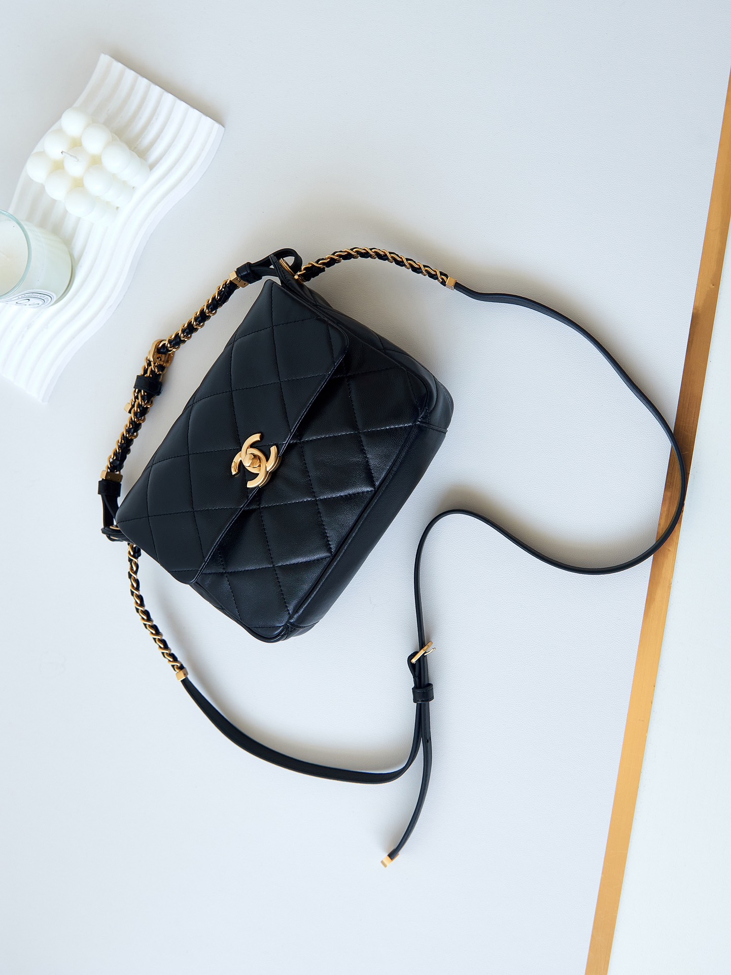 [TOP] CHANEL 23K Lambskin Wide Shoulder Strap Shoulder Bag 12.5×21×5cm - Black&GHW