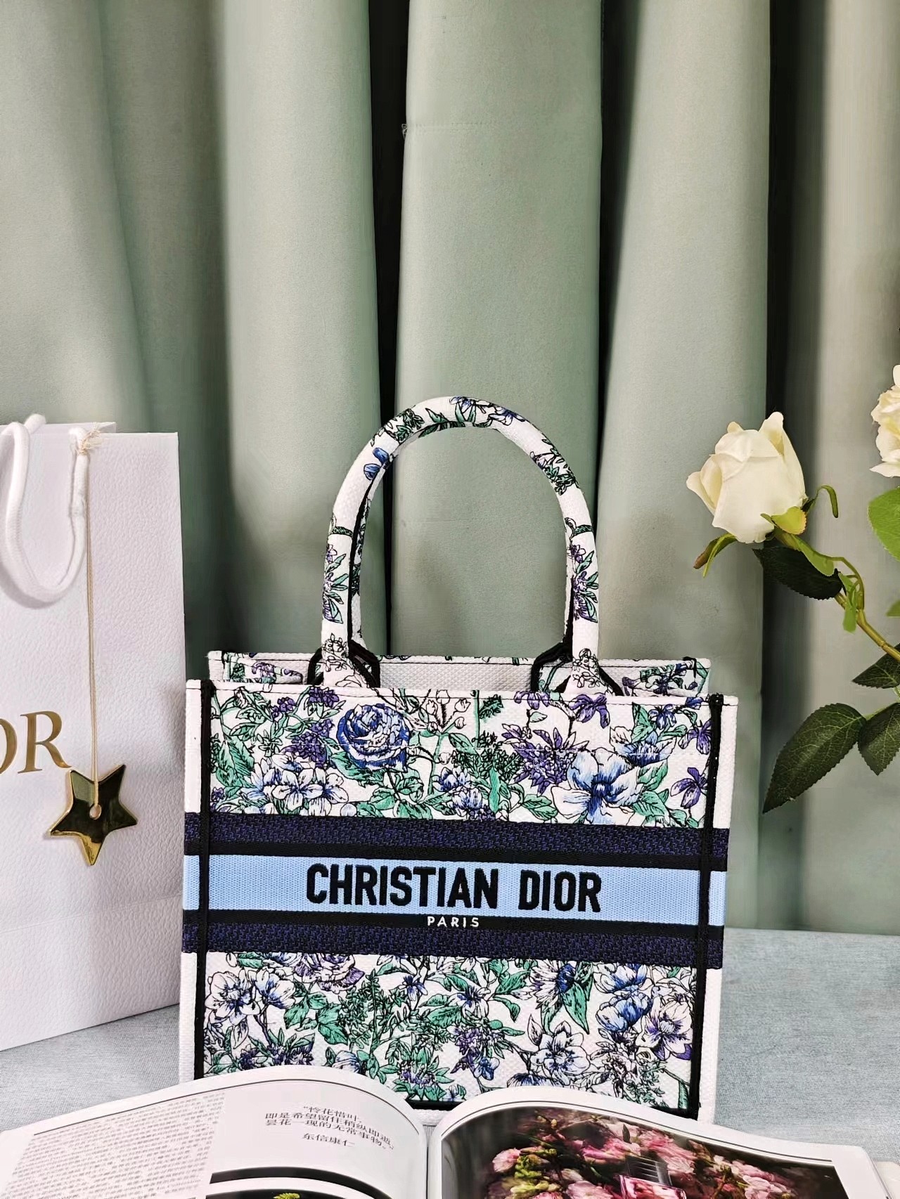 [TOP] Christian Dior Book Tote Bag Garden Constellation 26.5 cm/36.5cm/41.5cm - Small/Medium/Large