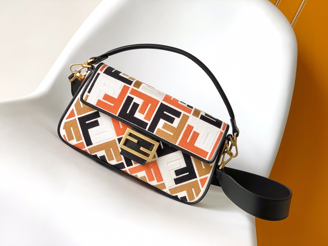 [TOP] FENDI Medium Colored Relief Pattern Baguette Bags 27×6×15cm - GHW