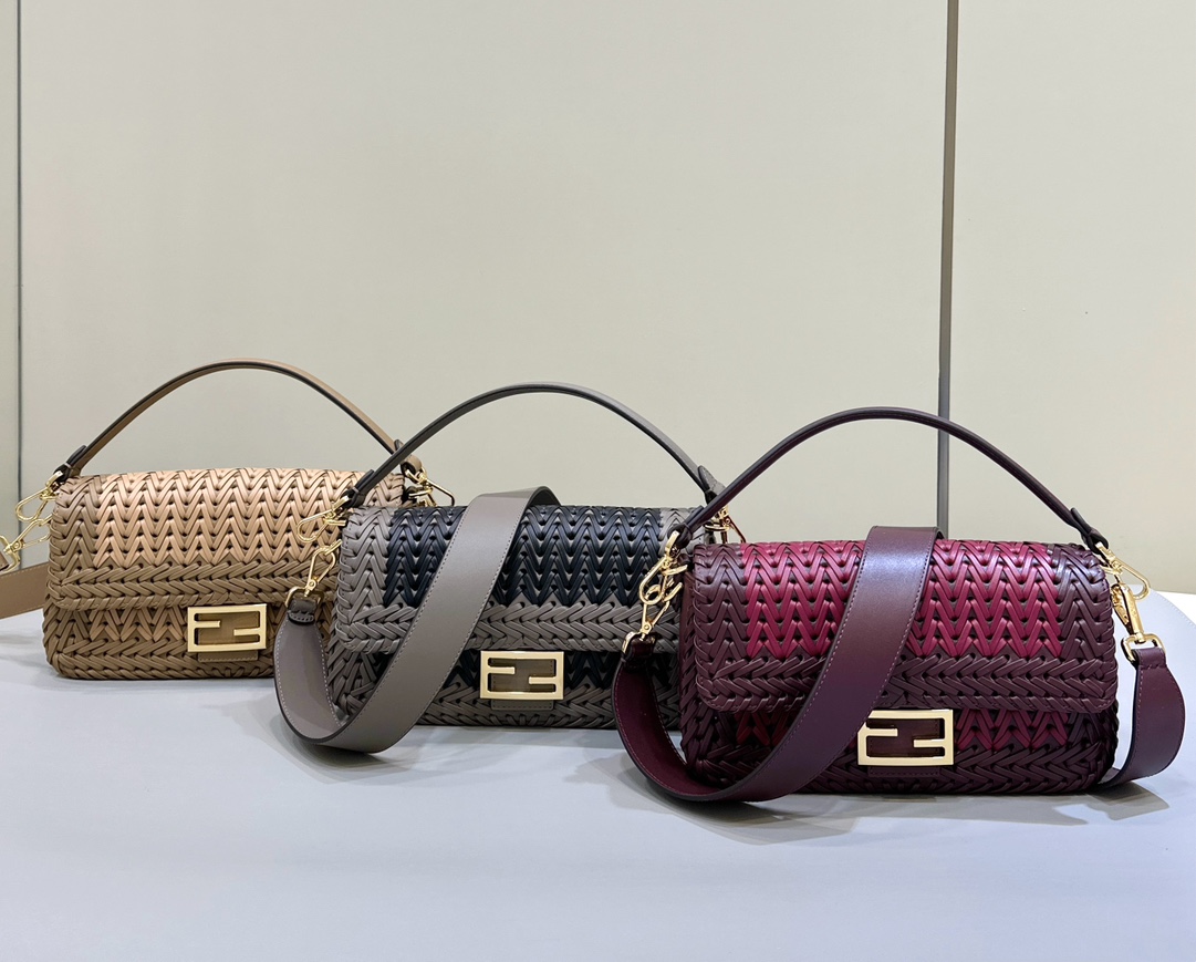 [TOP] FENDI Calfskin Material Hand Woven Baguette Bags 27×6.5×15cm - 3 Colors - GHW