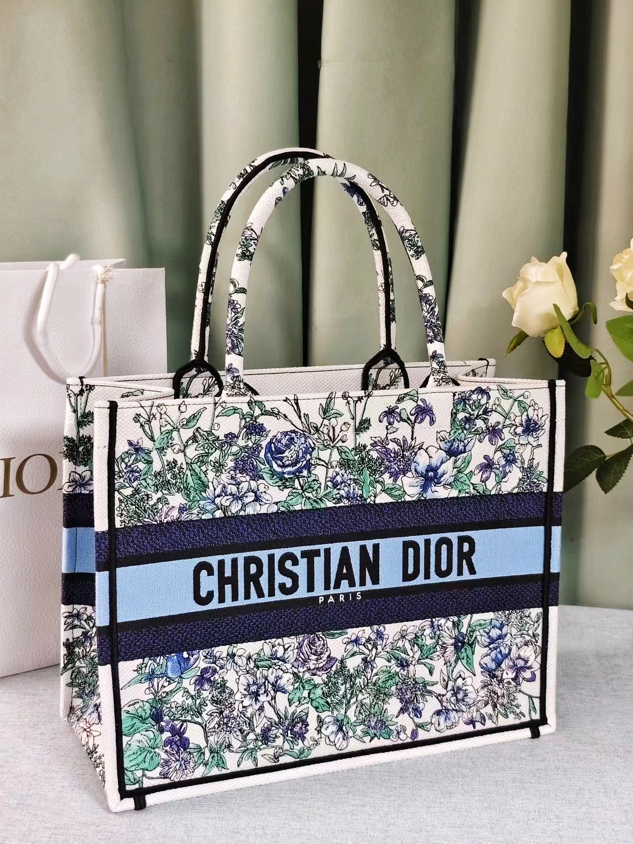 [TOP] Christian Dior Book Tote Bag Garden Constellation 26.5 cm/36.5cm/41.5cm - Small/Medium/Large