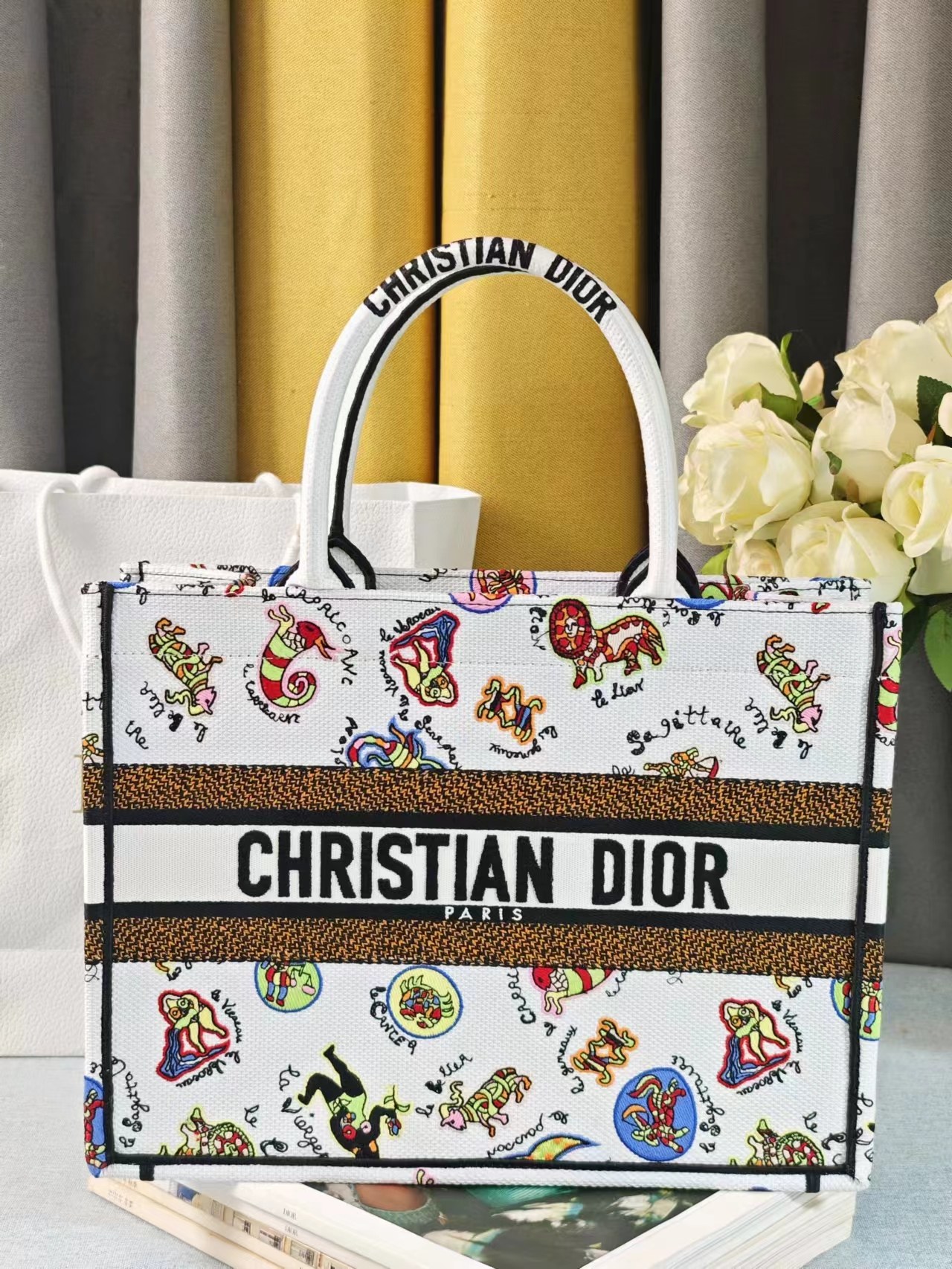 [TOP] Christian Dior Dragon Zodiac Embroidery Book Tote Bags - 36.5X27.5X16.5cm