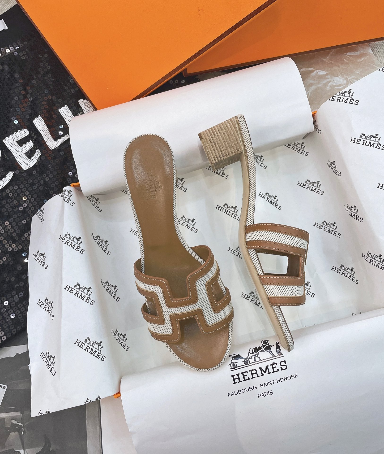 [TOP] HERMES Oasis Series Mid Heel Sandals - 4 Colors