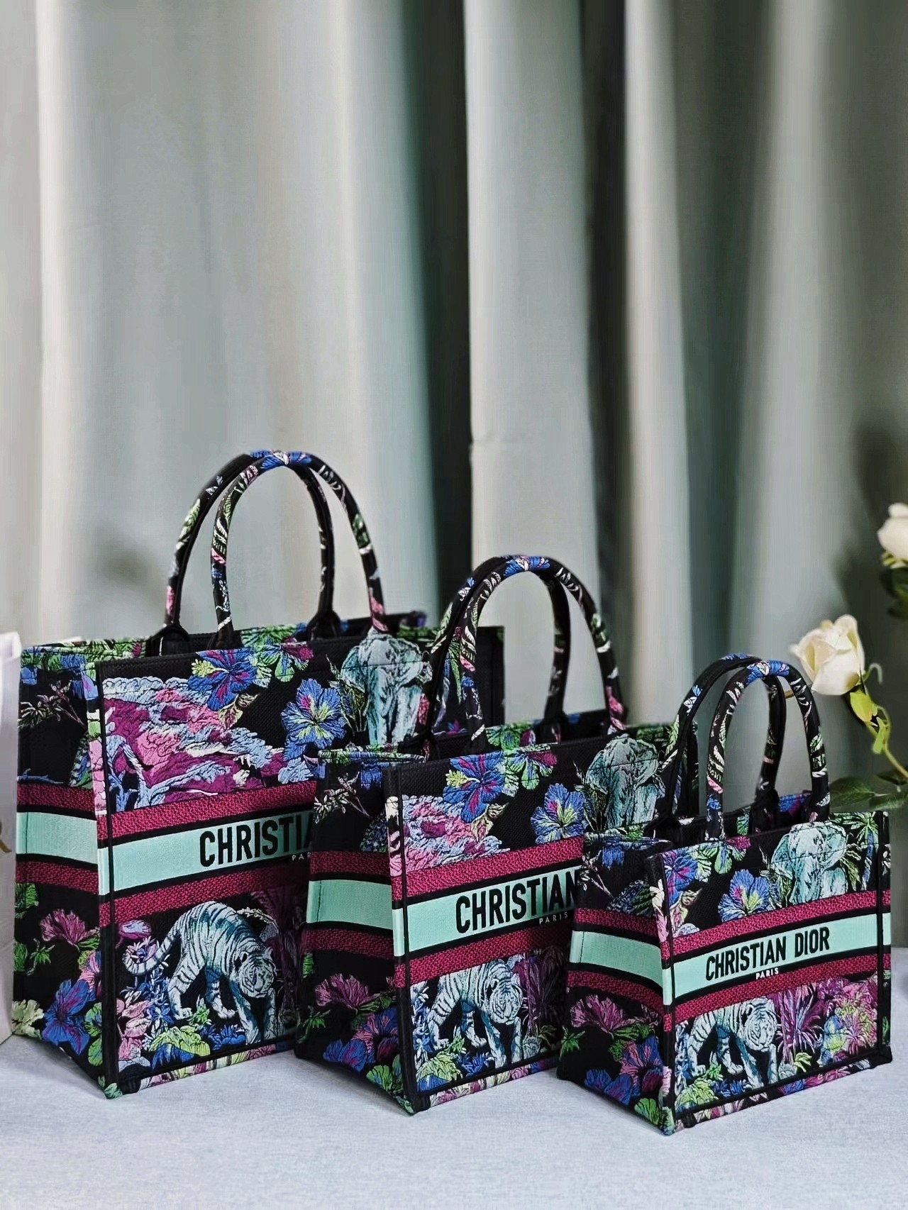 [TOP] Christian Dior Book Tote Bag, Indian Style Zoo 26.5cm/36.5cm/42cm - Small/Medium