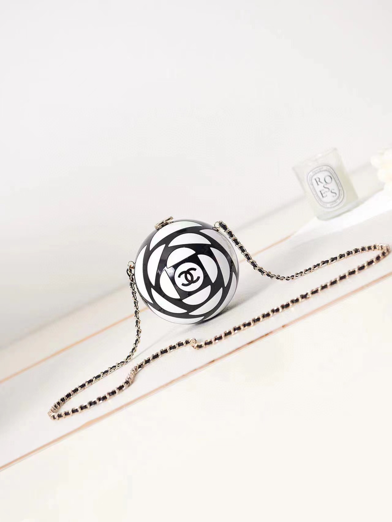 [TOP] CHANEL 𝐂𝐡𝐚𝐧𝐞𝐥 𝐒𝐒 2023 Evening Bag - Black