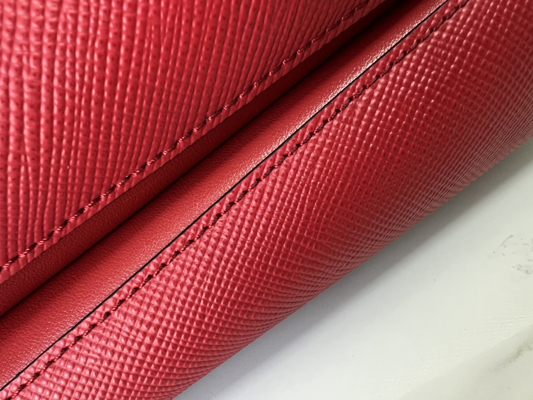 [TOP] PRADA Calfskin Bucket Bag 22*23*13cm - Red