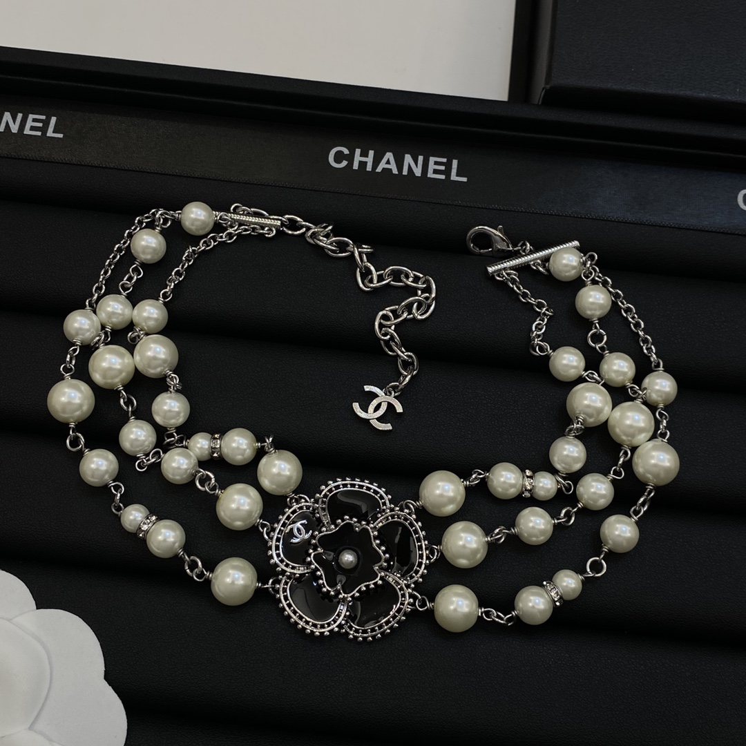 [TOP] CHANEL Sweater Chain with Pearl and Flower - Silver
