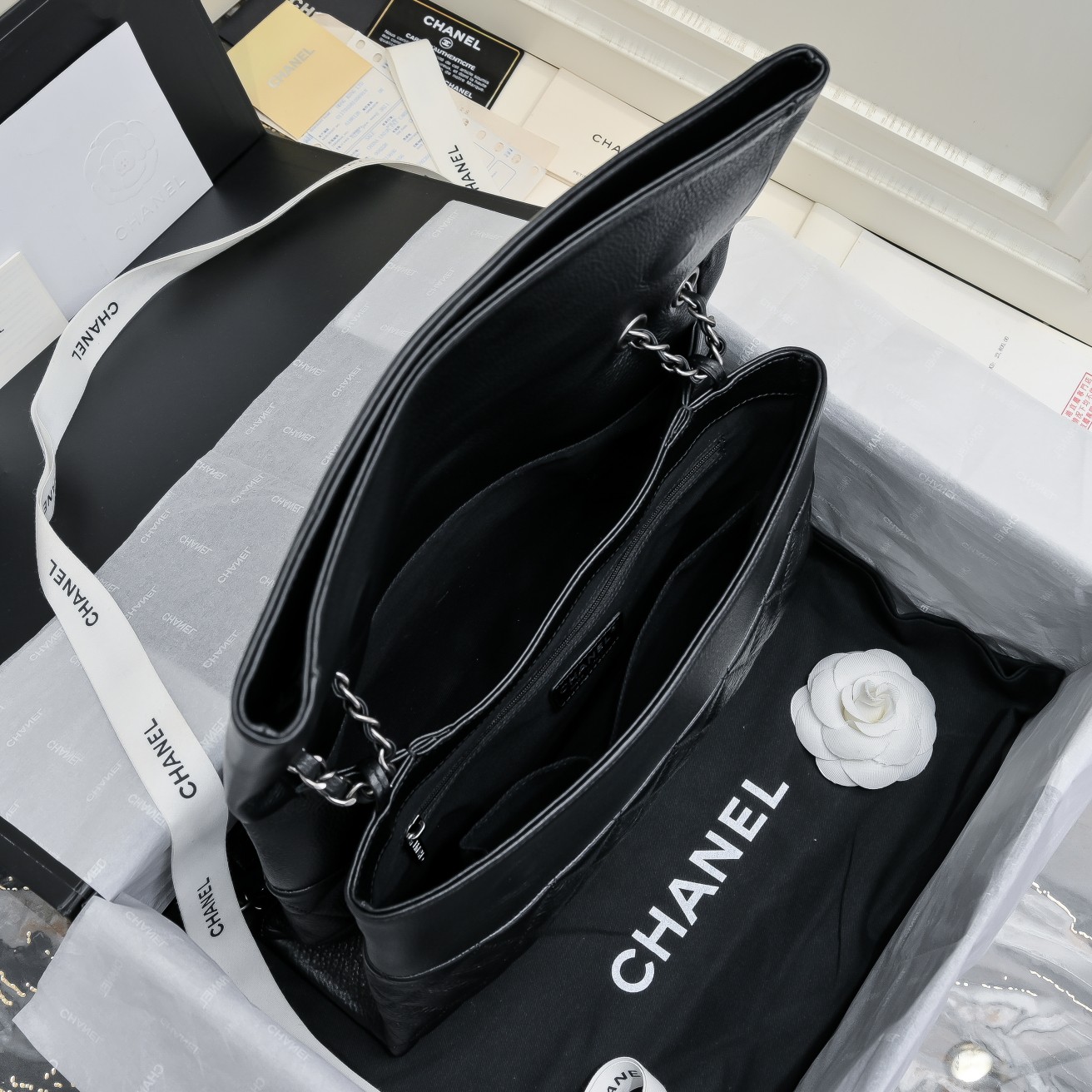 [TOP] CHANEL Calfskin Chain Pack 32*7.5*19cm - 3 Colors