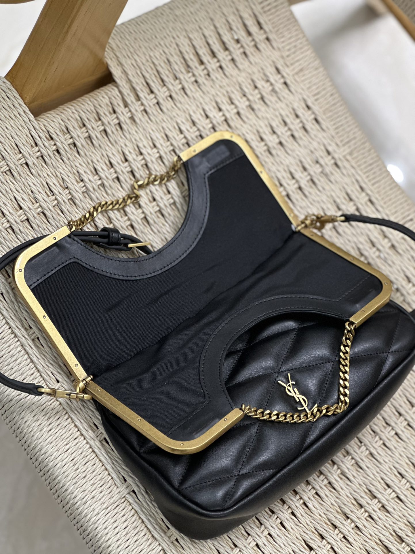[TOP] Yves Saint Laurent YSL Lambskin Metal Flap Bag - Black&GHW