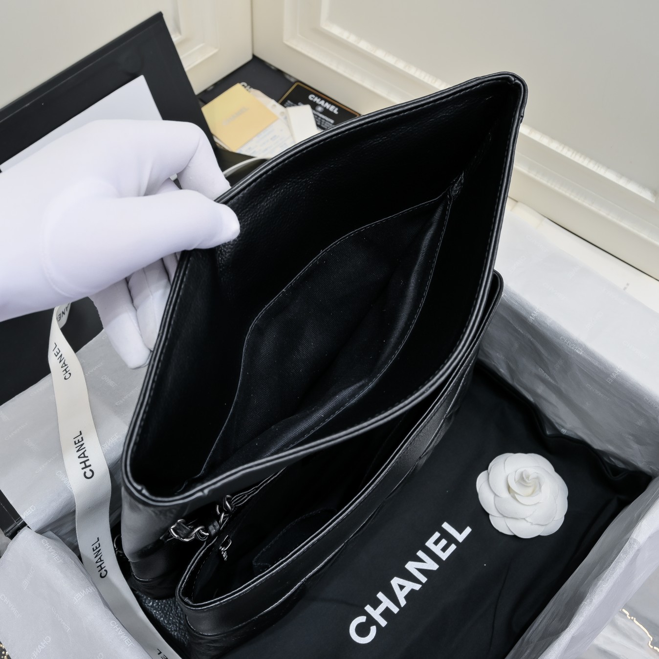 [TOP] CHANEL Calfskin Chain Pack 32*7.5*19cm - 3 Colors