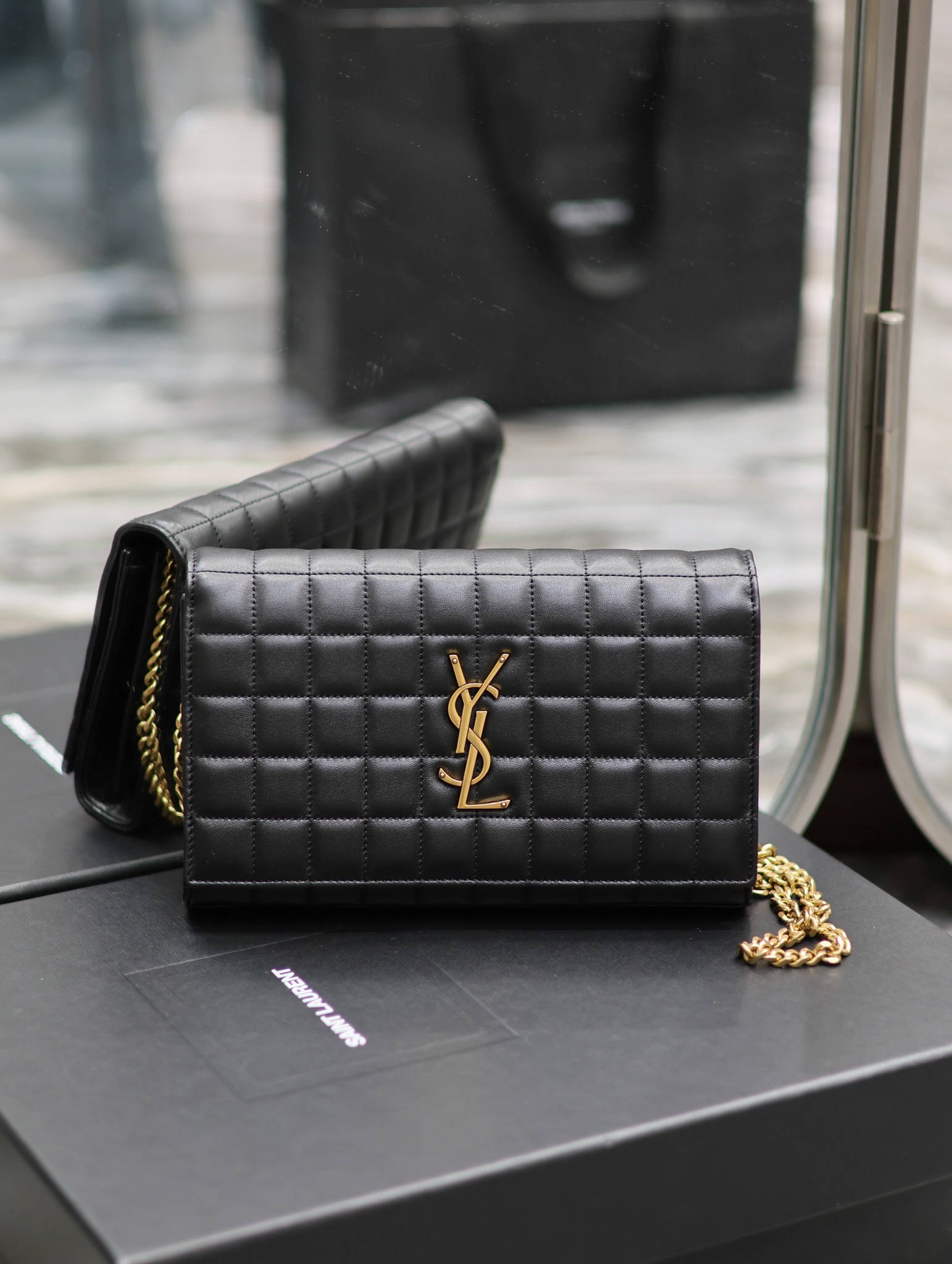 [TOP] Yves Saint Laurent YSL Lambskin Kate Bags - White/Black