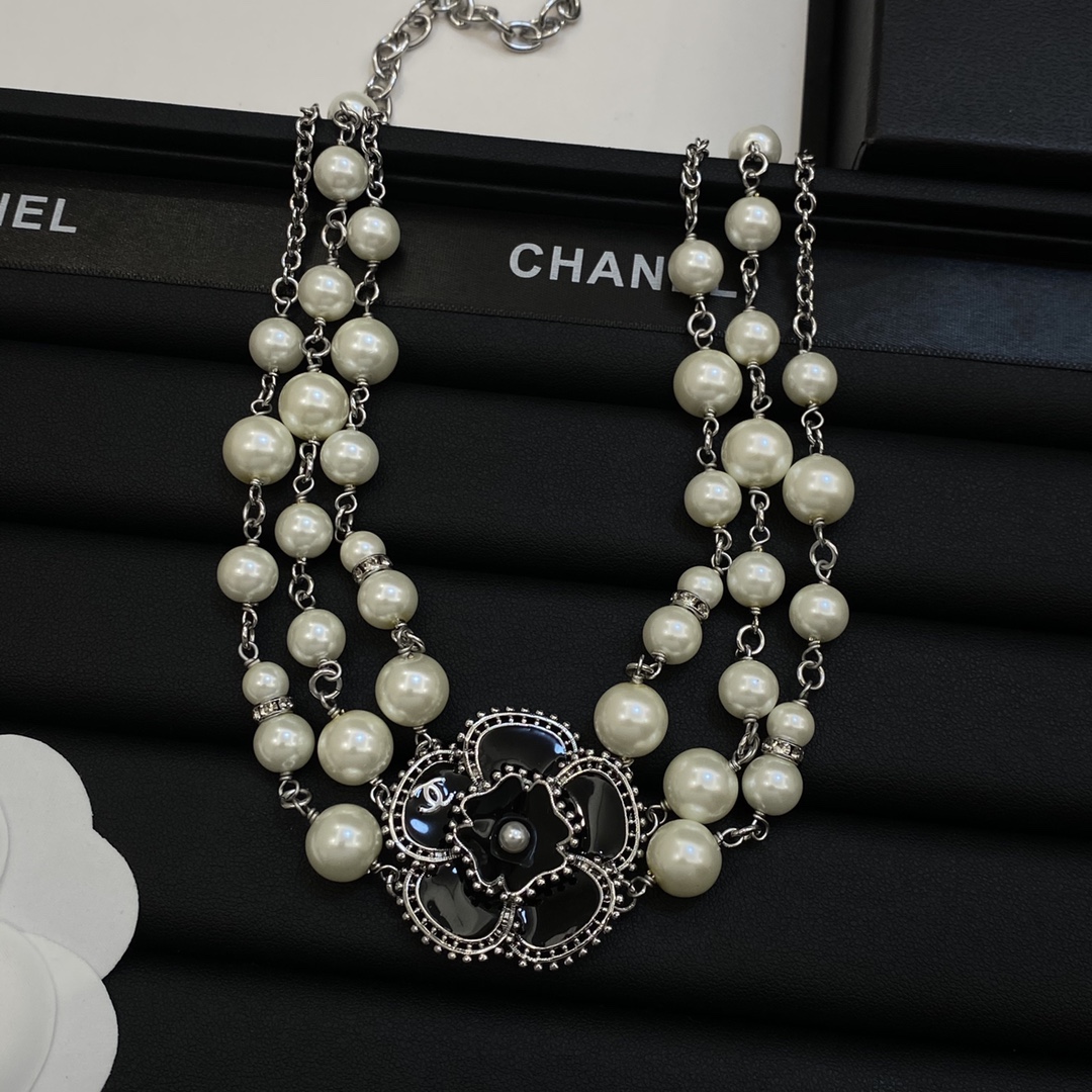 [TOP] CHANEL Sweater Chain with Pearl and Flower - Silver