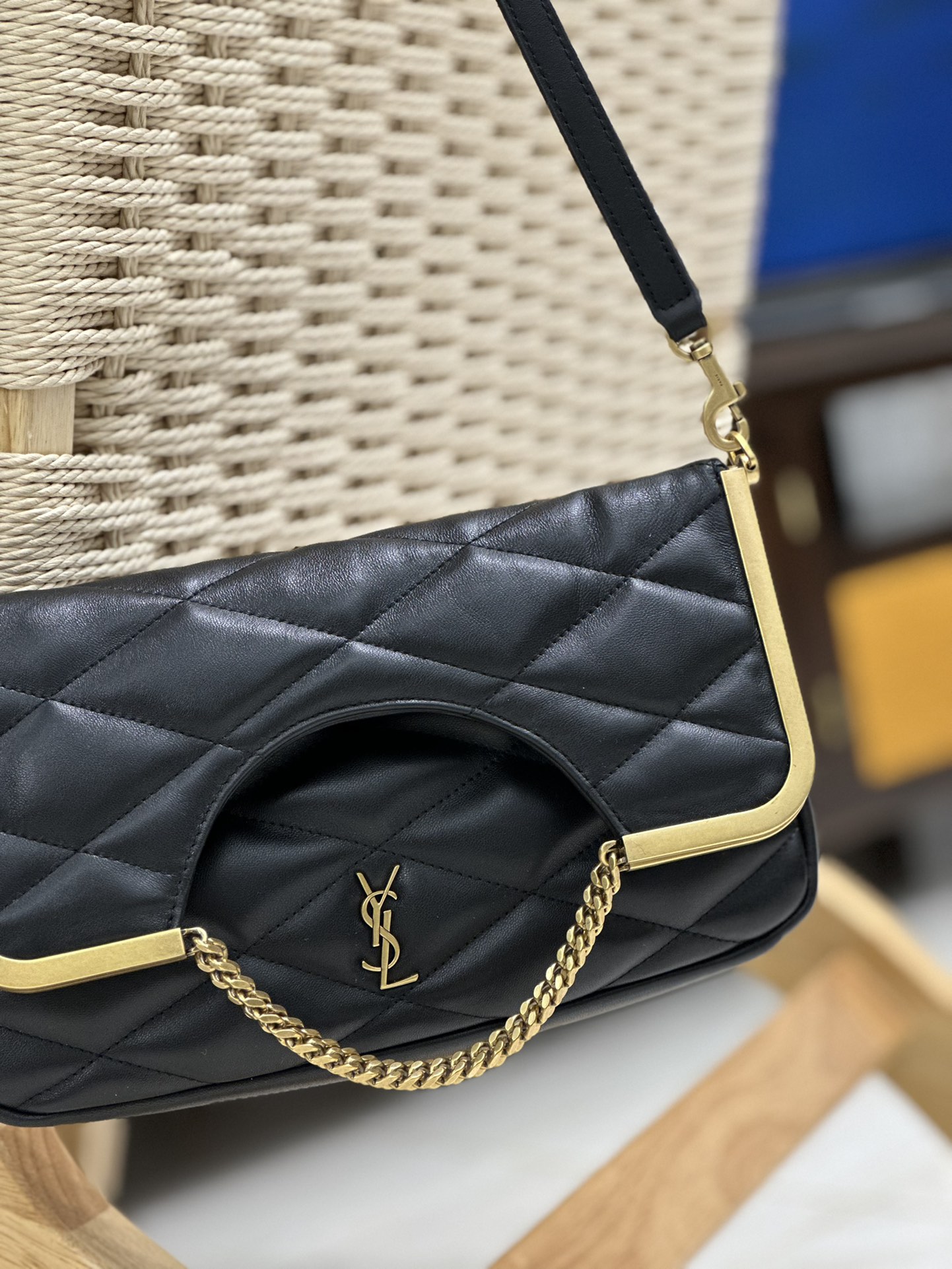 [TOP] Yves Saint Laurent YSL Lambskin Metal Flap Bag - Black&GHW