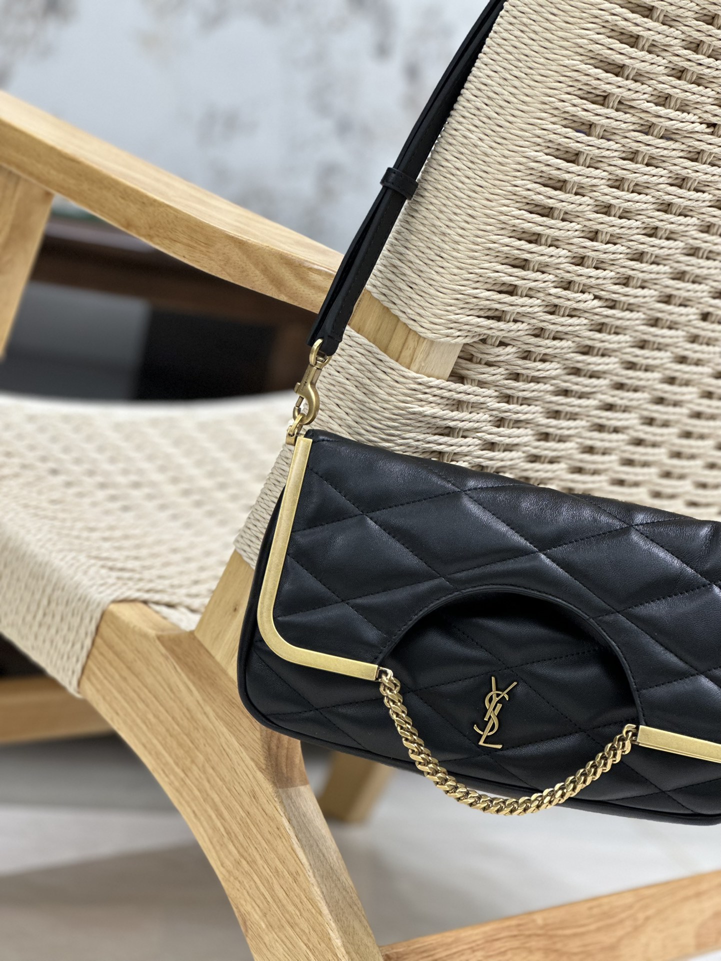 [TOP] Yves Saint Laurent YSL Lambskin Metal Flap Bag - Black&GHW