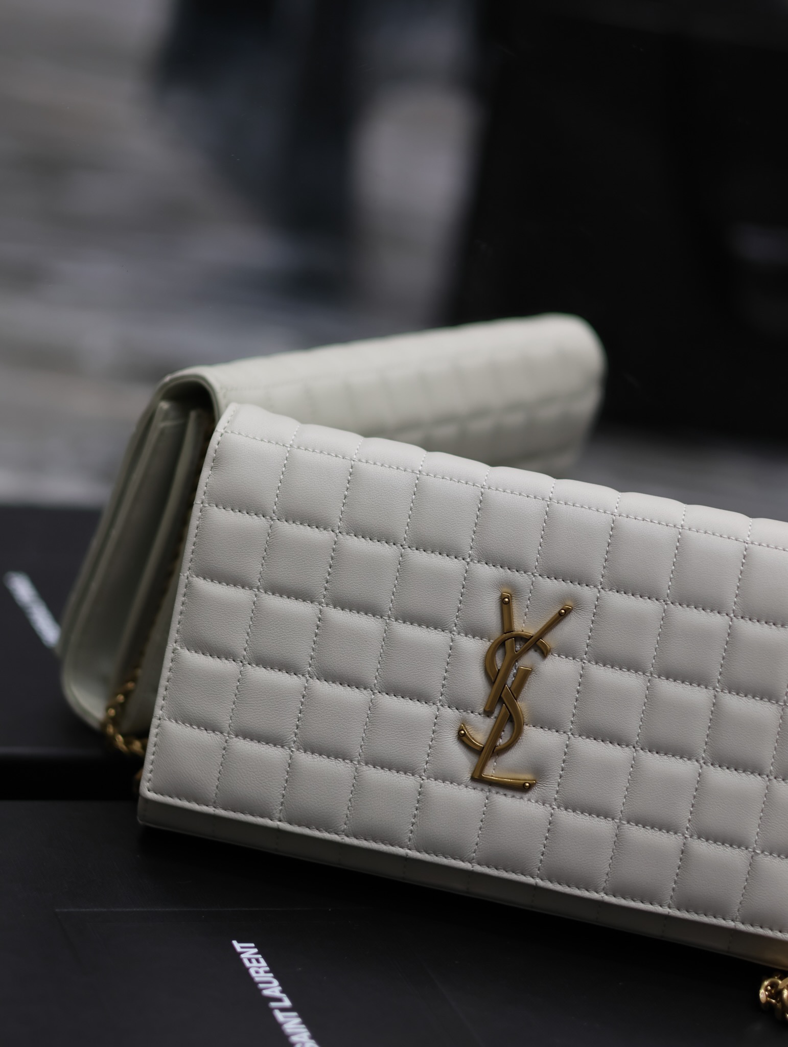 [TOP] Yves Saint Laurent YSL Lambskin Kate Bags - White/Black