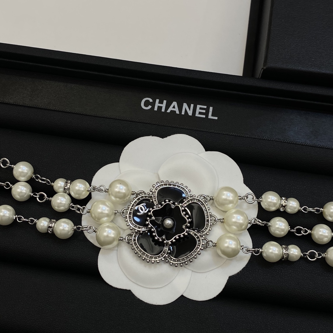 [TOP] CHANEL Sweater Chain with Pearl and Flower - Silver