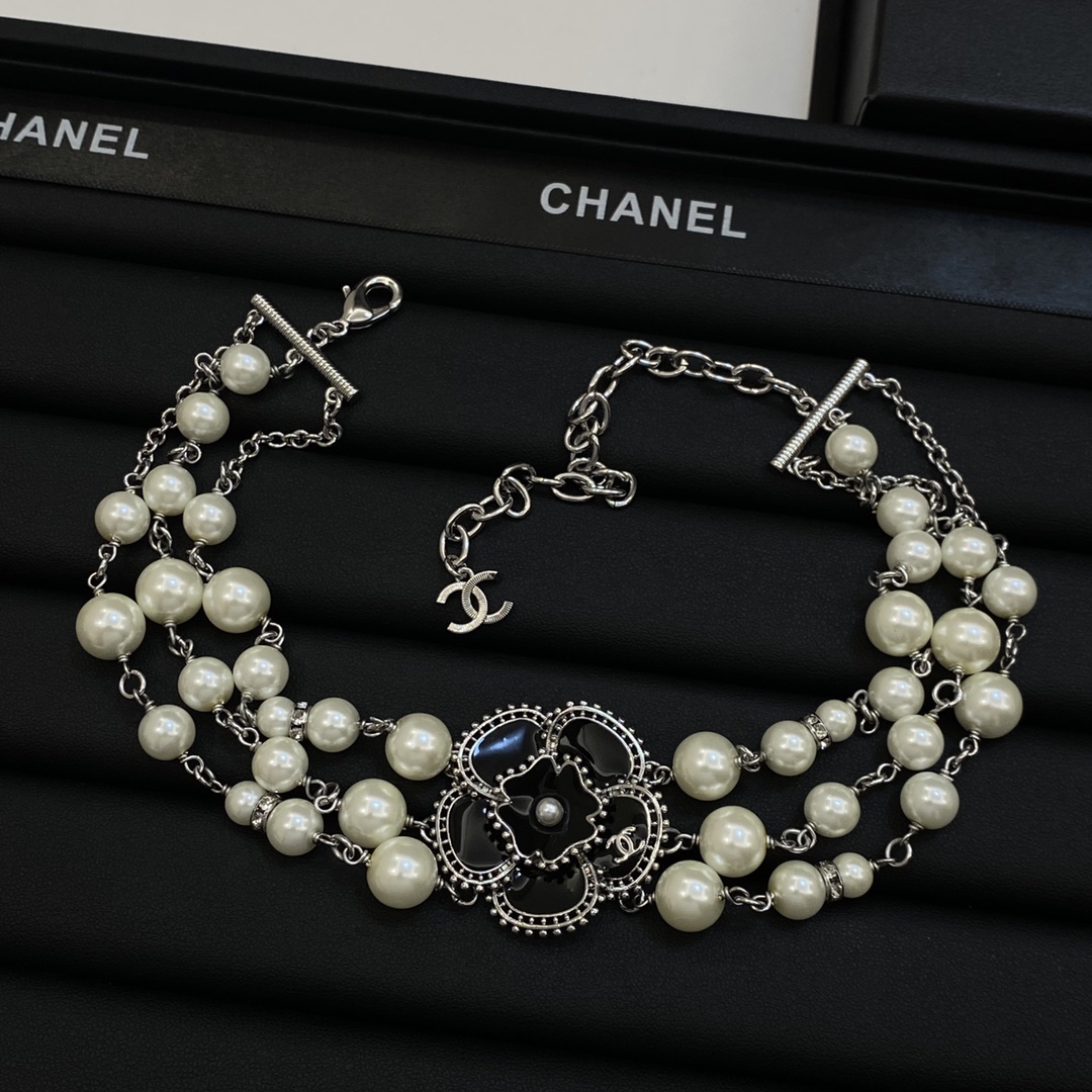 [TOP] CHANEL Sweater Chain with Pearl and Flower - Silver