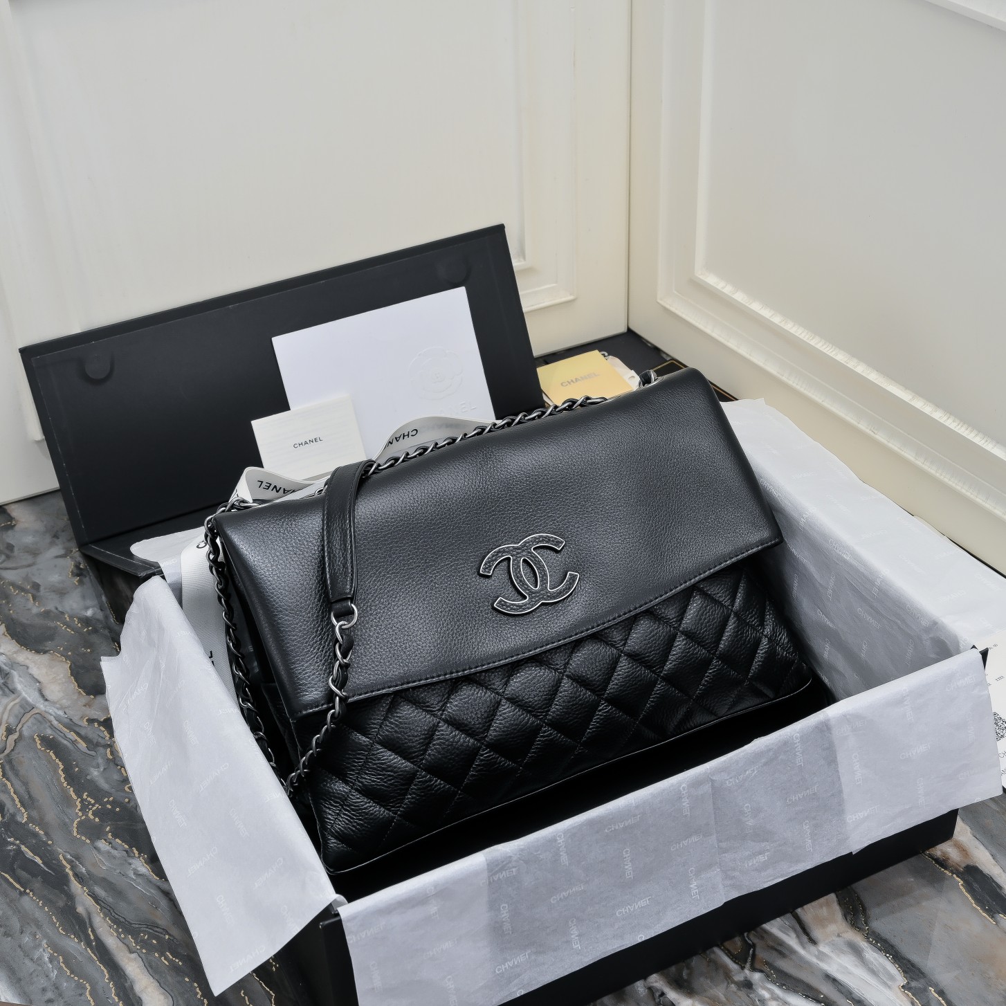 [TOP] CHANEL Calfskin Chain Pack 32*7.5*19cm - 3 Colors