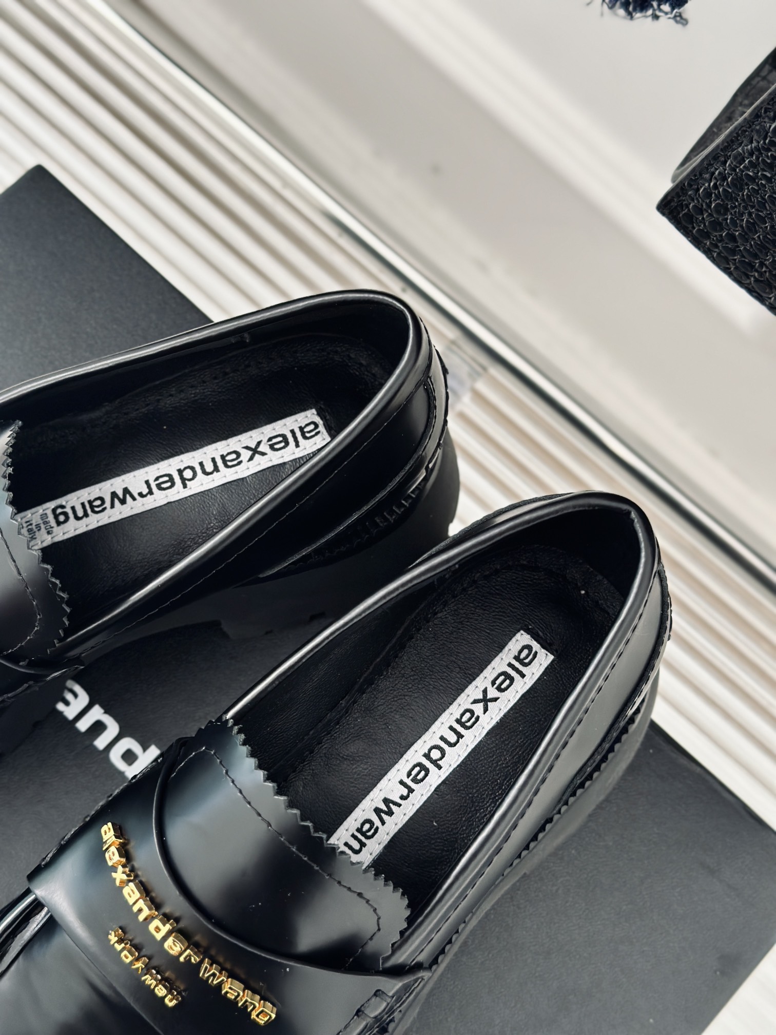 [TOP] Alexander McQueen Spring/Summer New Product Letter Thick Sole Lefu Shoes - Black/White