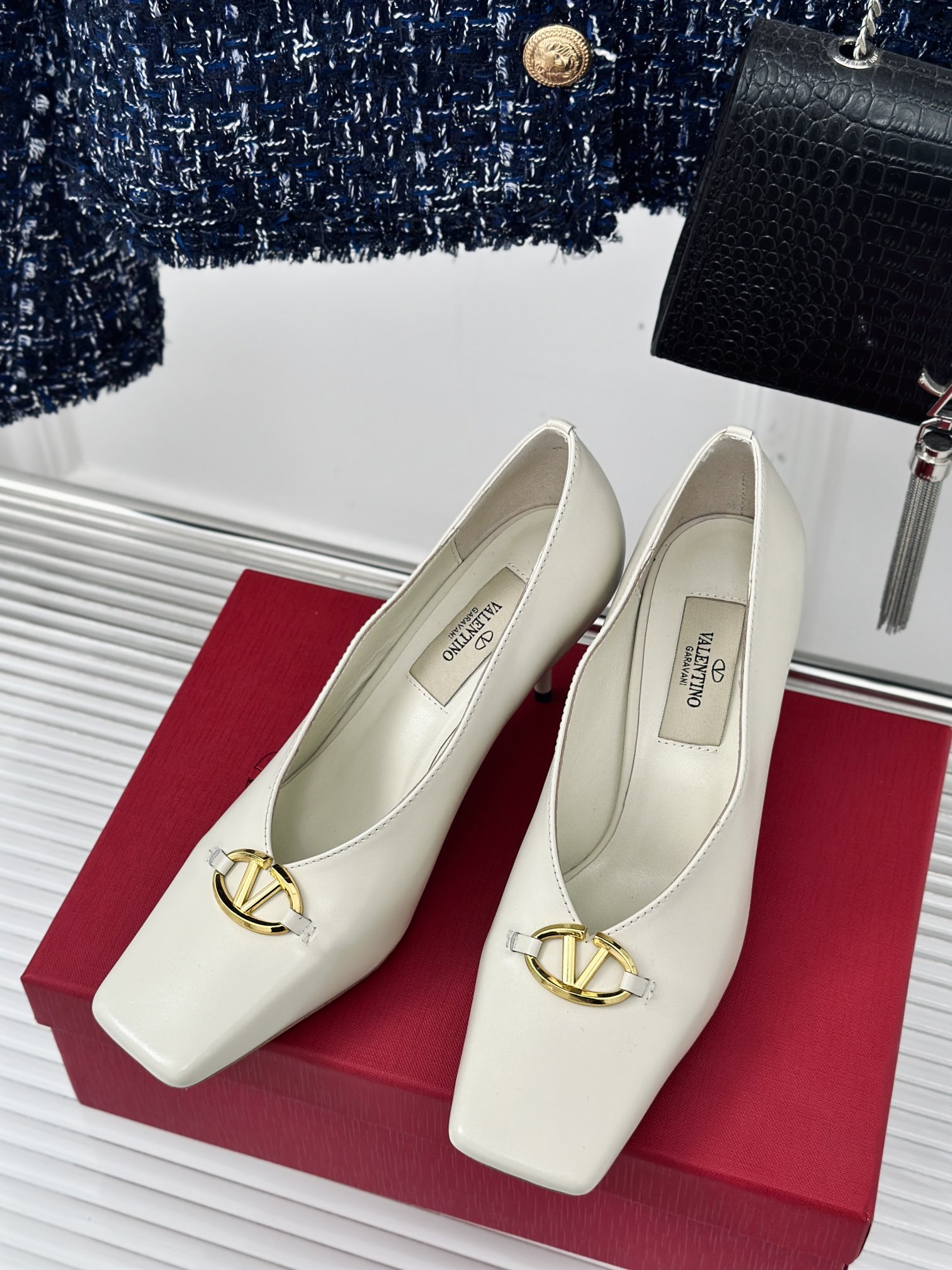 [TOP] VALENTINO Calfskin High Heels - 7.5cm - 2 Colors