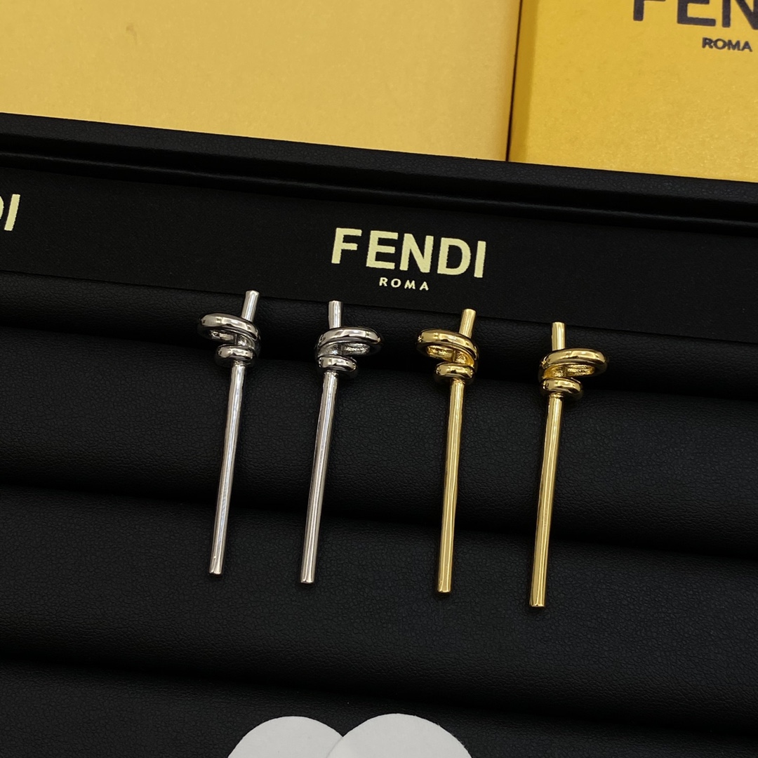 [TOP] FENDI Earrings - Gold