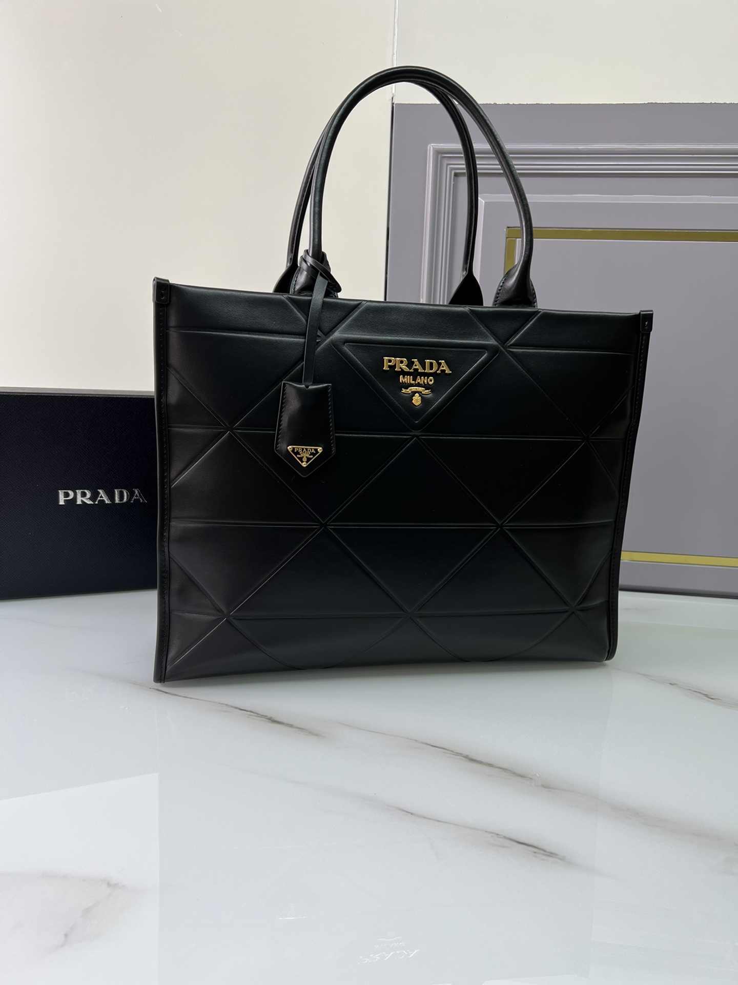 [TOP] PRADA Calfskin Tote Bags - Black - 30x23x9cm/35x27x10cm/39x30x12cm