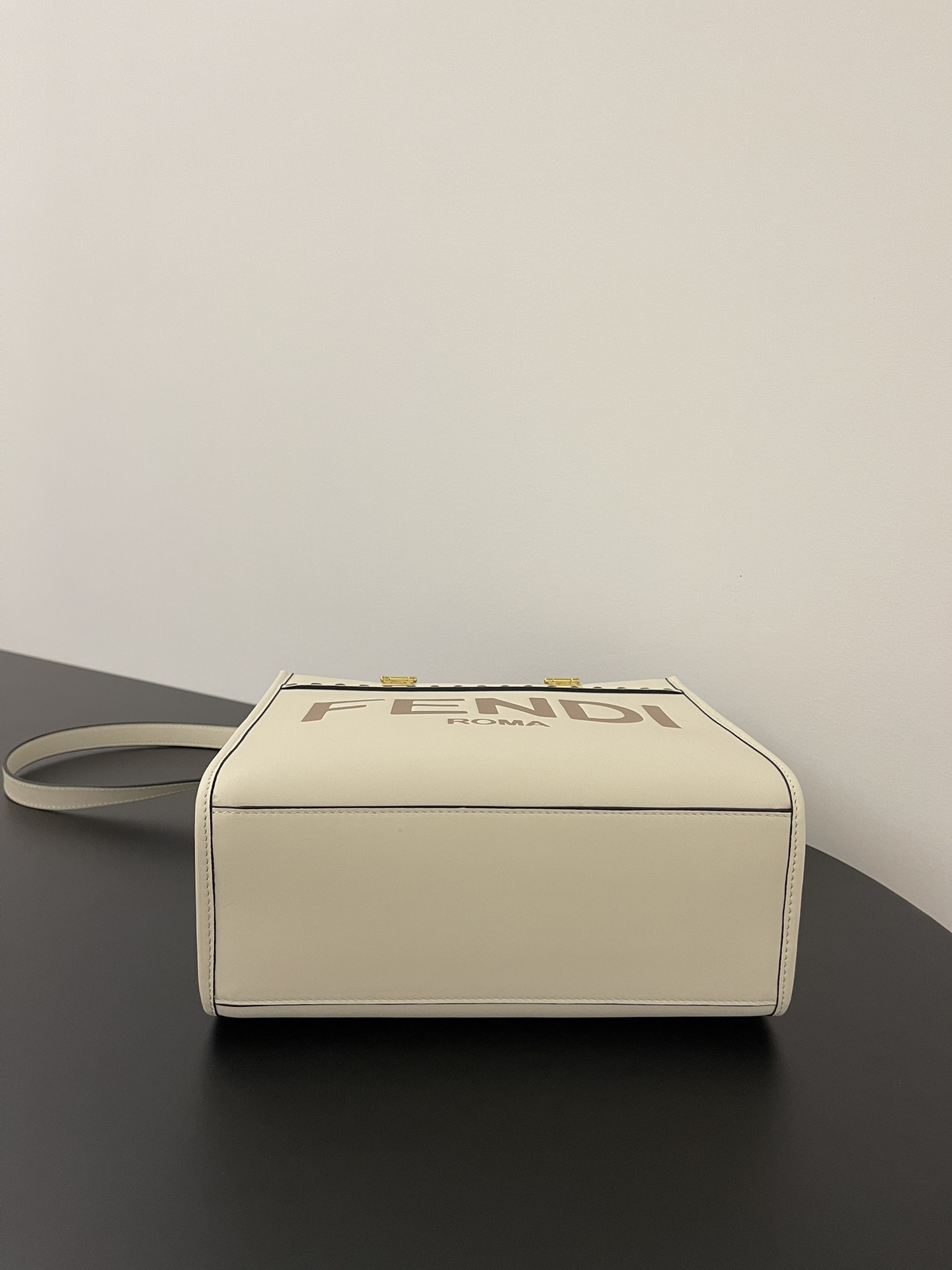 [TOP] FENDI Leather Sunshine Tote Small Shopping Bags 25.5x12x22.5cm - Beige