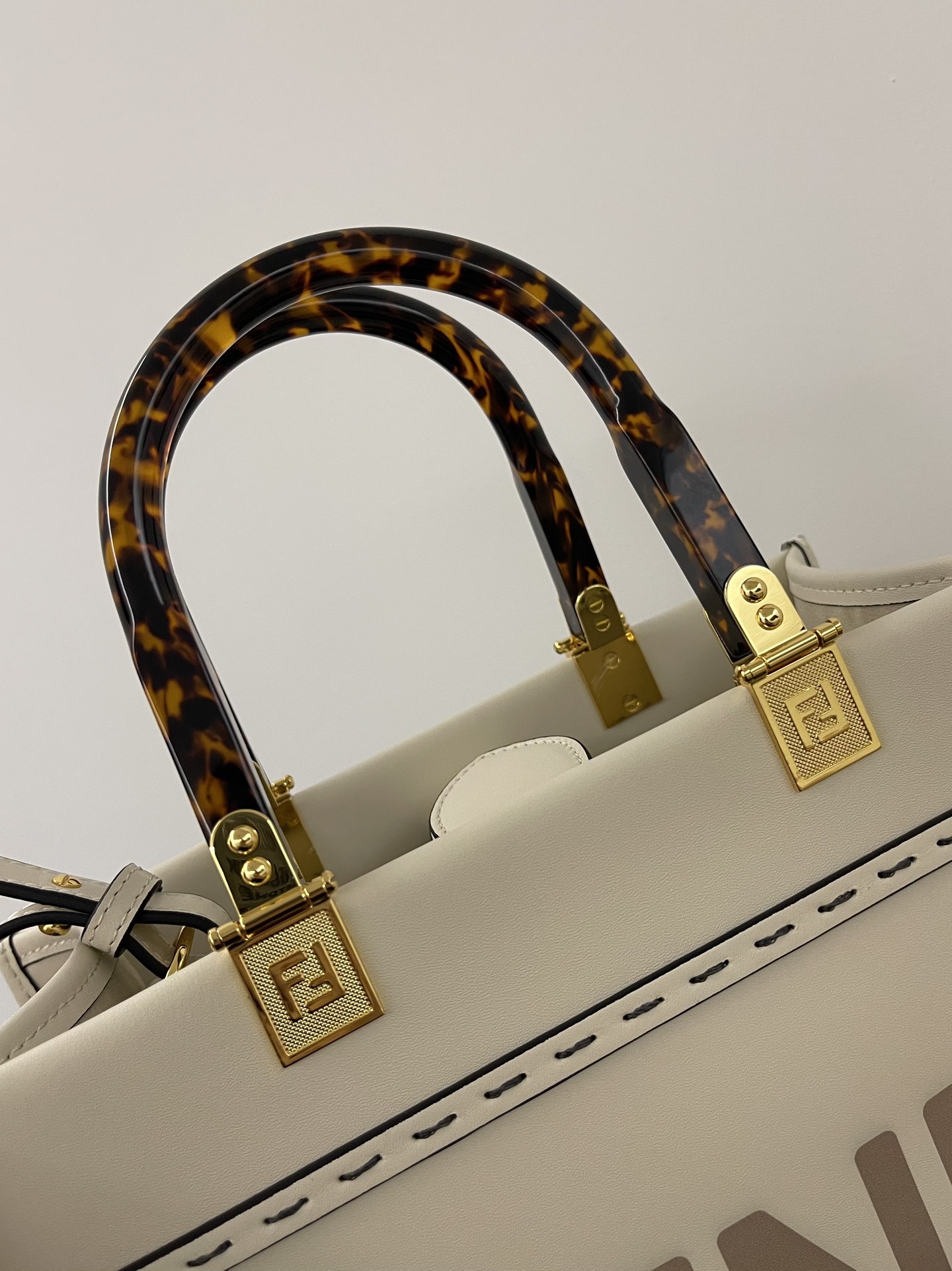 [TOP] FENDI Leather Sunshine Tote Small Shopping Bags 25.5x12x22.5cm - Beige