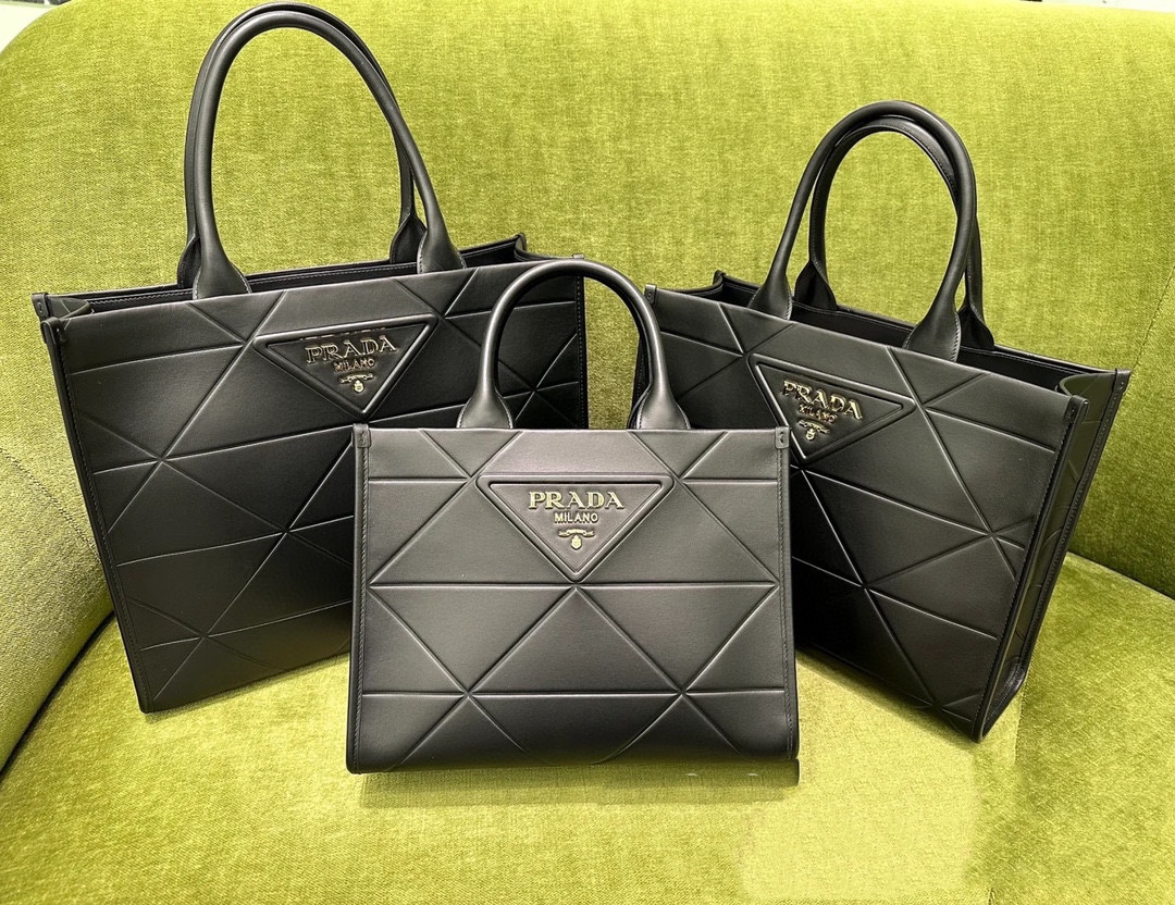 [TOP] PRADA Calfskin Tote Bags - Black - 30x23x9cm/35x27x10cm/39x30x12cm