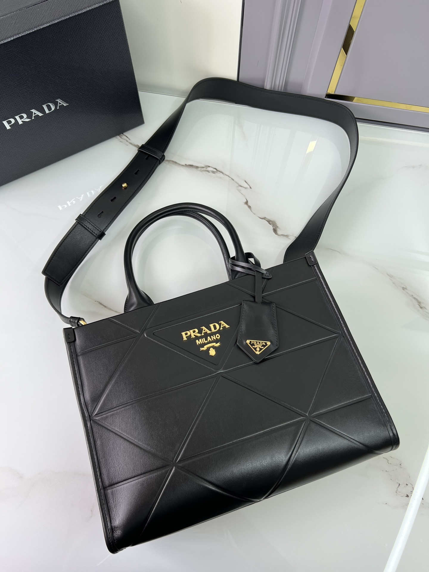 [TOP] PRADA Triangle Diamond Tote Bag Cowhide 30x23x9cm/35x27x10cm/39x30x12cm - Black